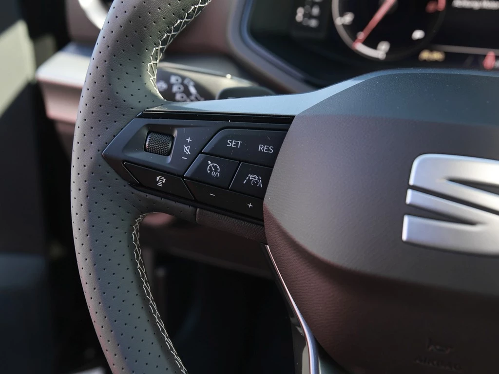 SEAT-Arona-image-15