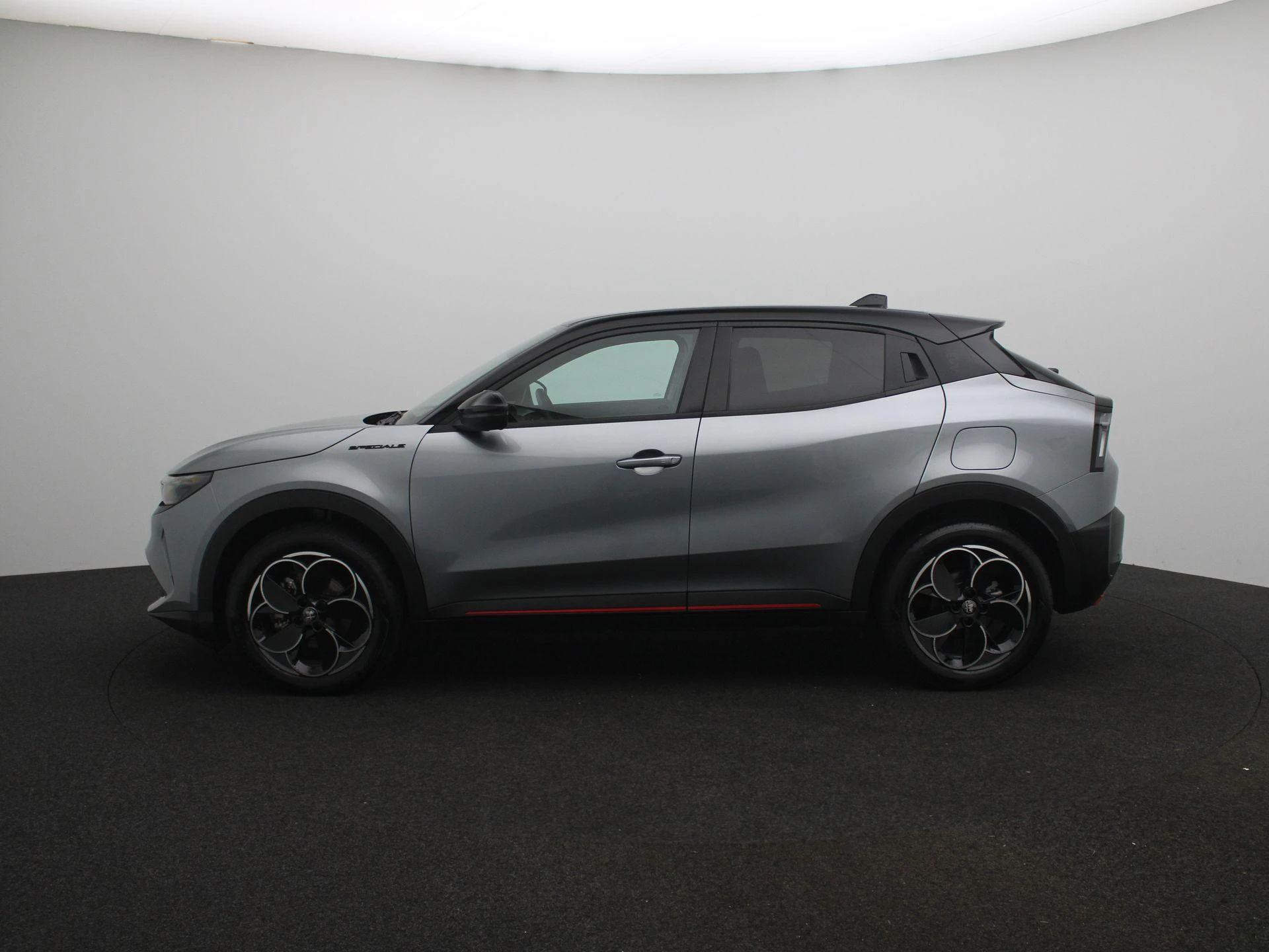 Alfa Romeo Junior Elettrica Speciale 54 kWh