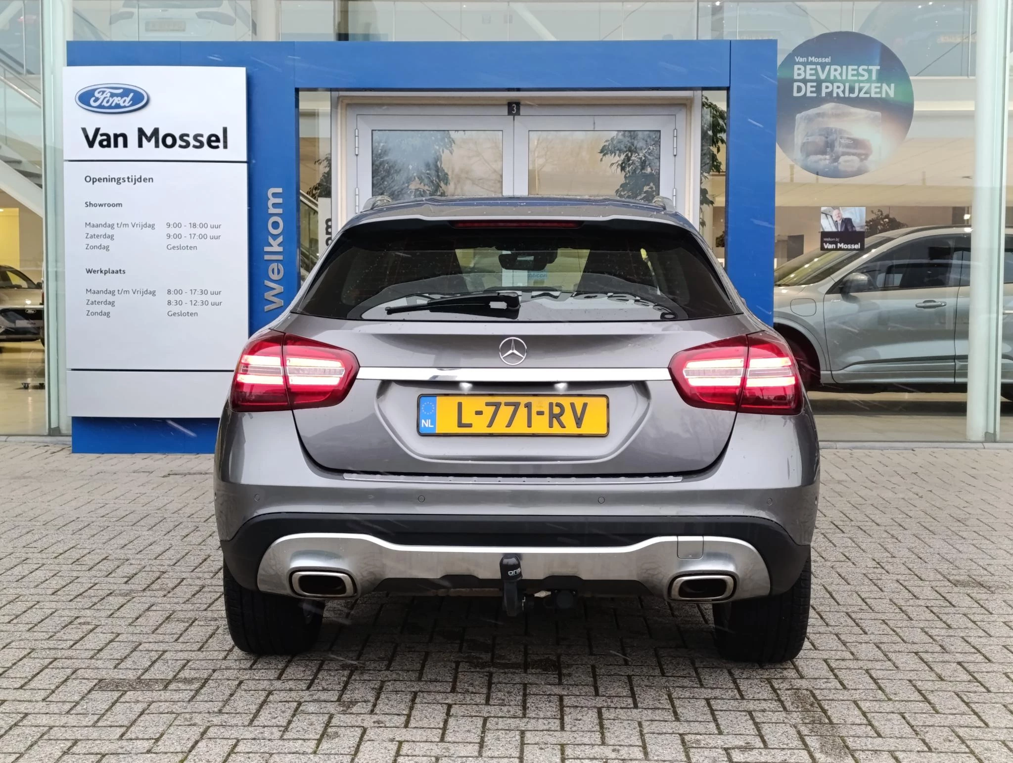 Mercedes-Benz-GLA-image-3