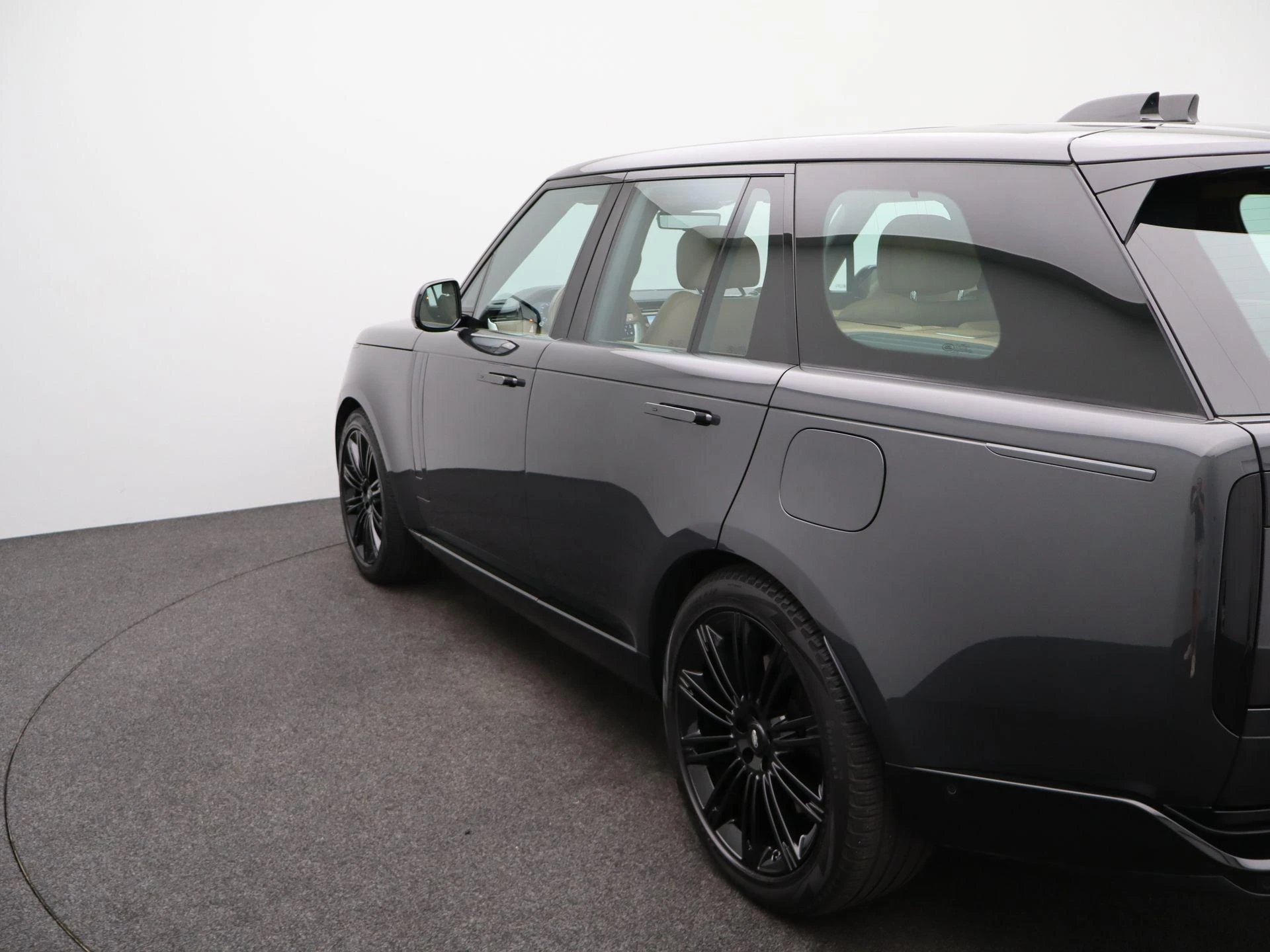Land Rover-Range Rover-image-47