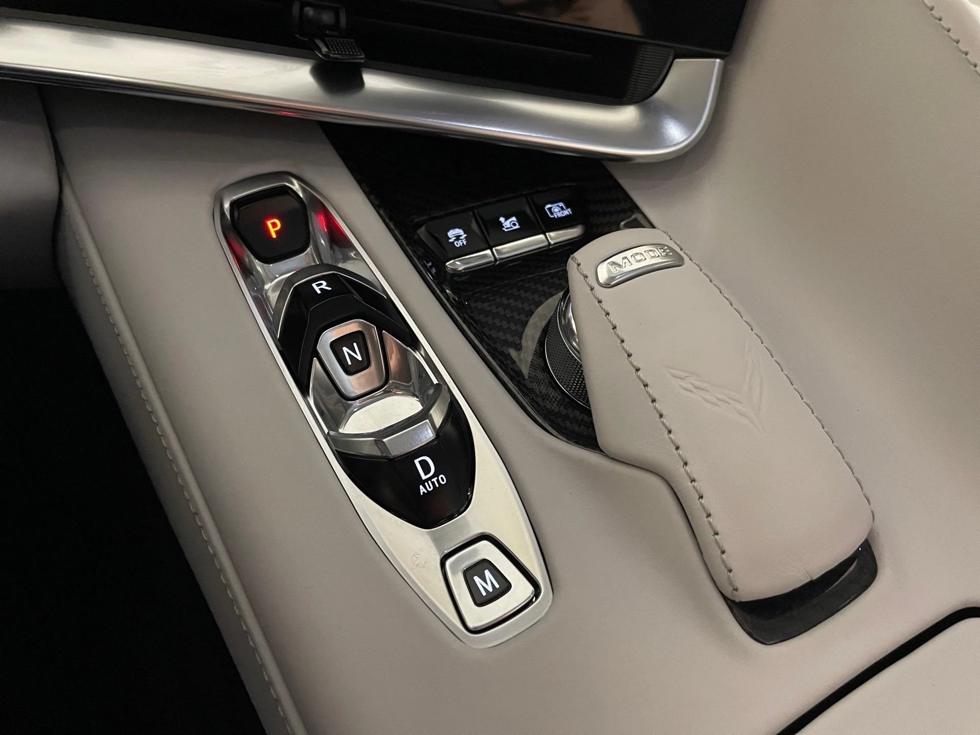 Chevrolet-Corvette-image-9