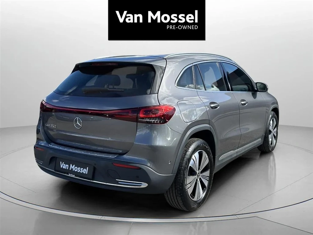 Mercedes-Benz-EQA-image-4
