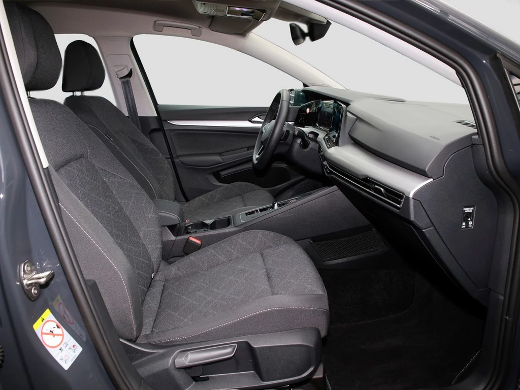 Volkswagen Golf VIII 1.5 eTSI DSG Life Navi/SHZ/LED