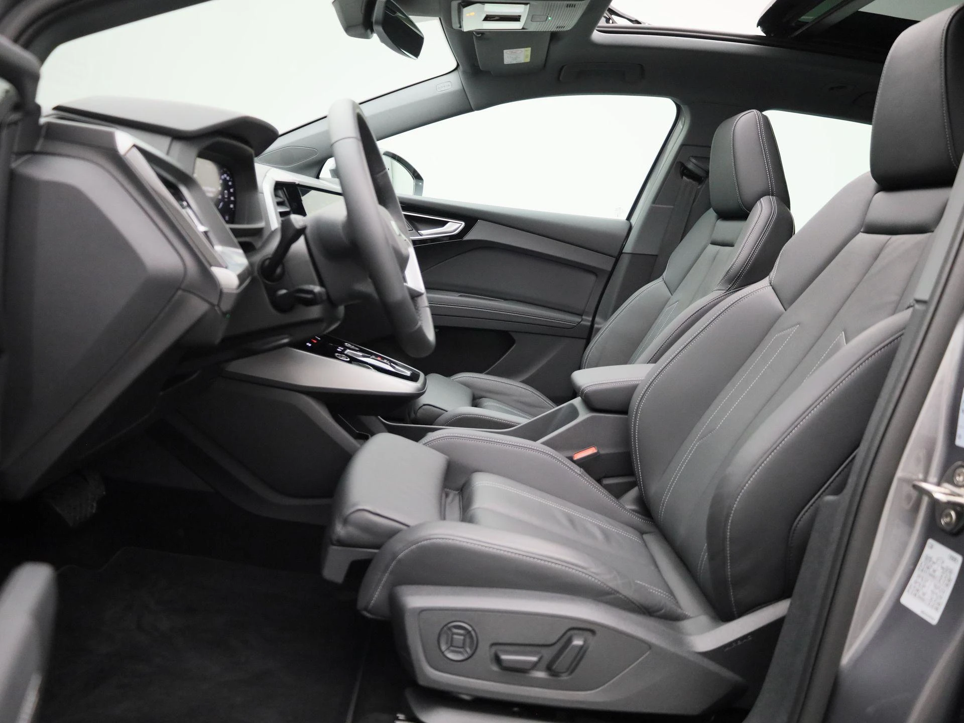 Audi-Q4 e-tron-image-9