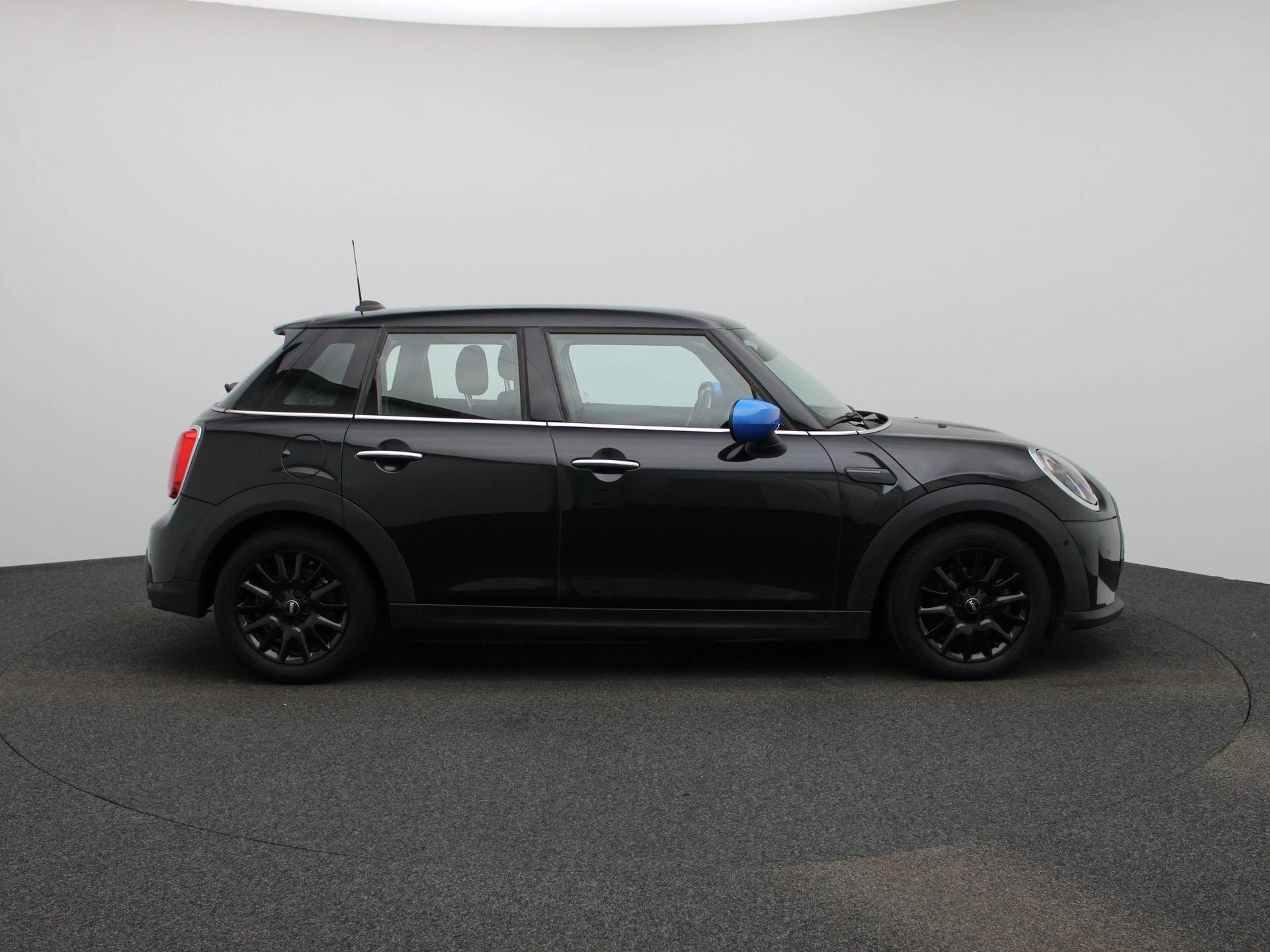MINI-One-image-5