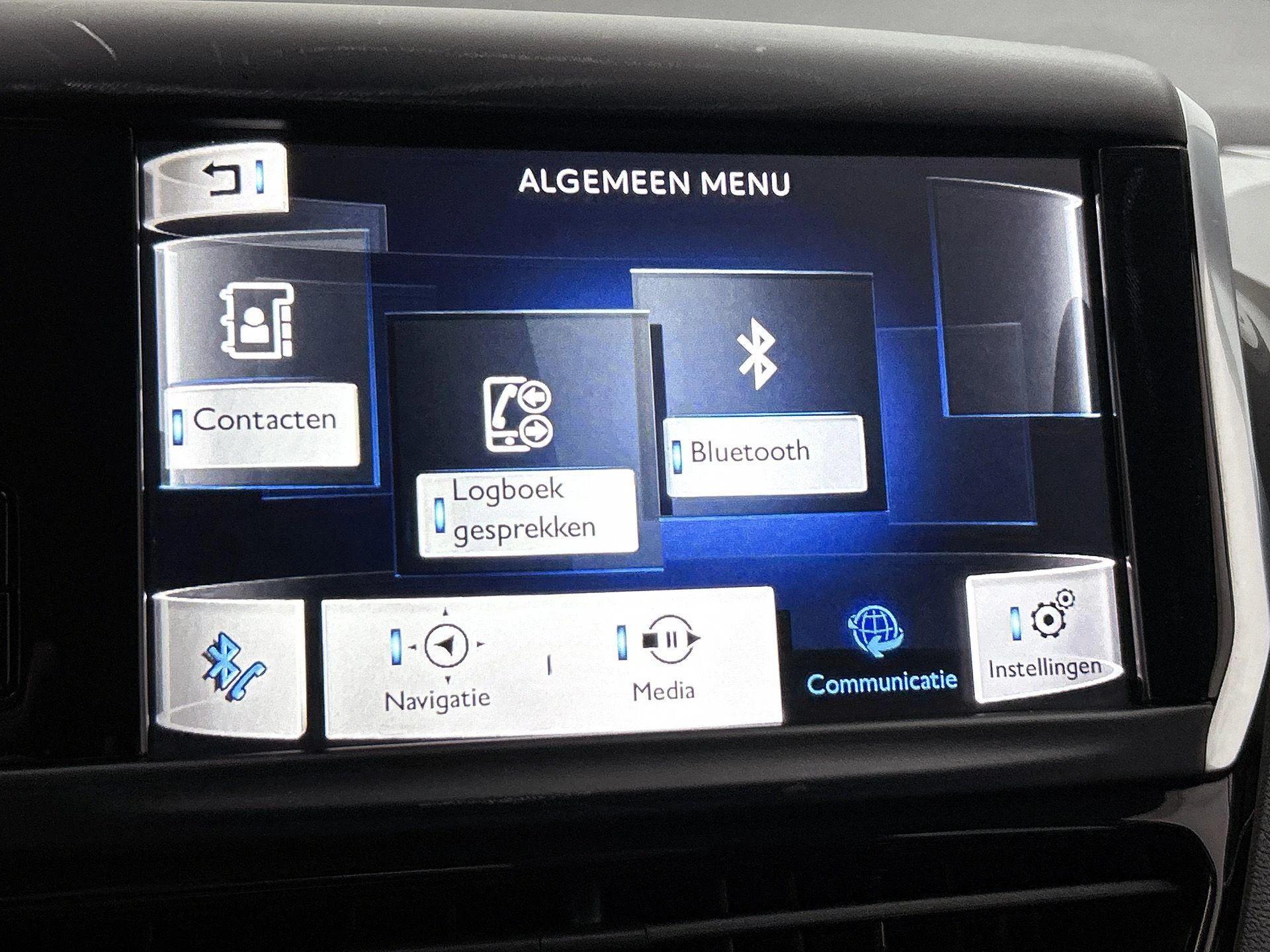 Peugeot-208-image-14