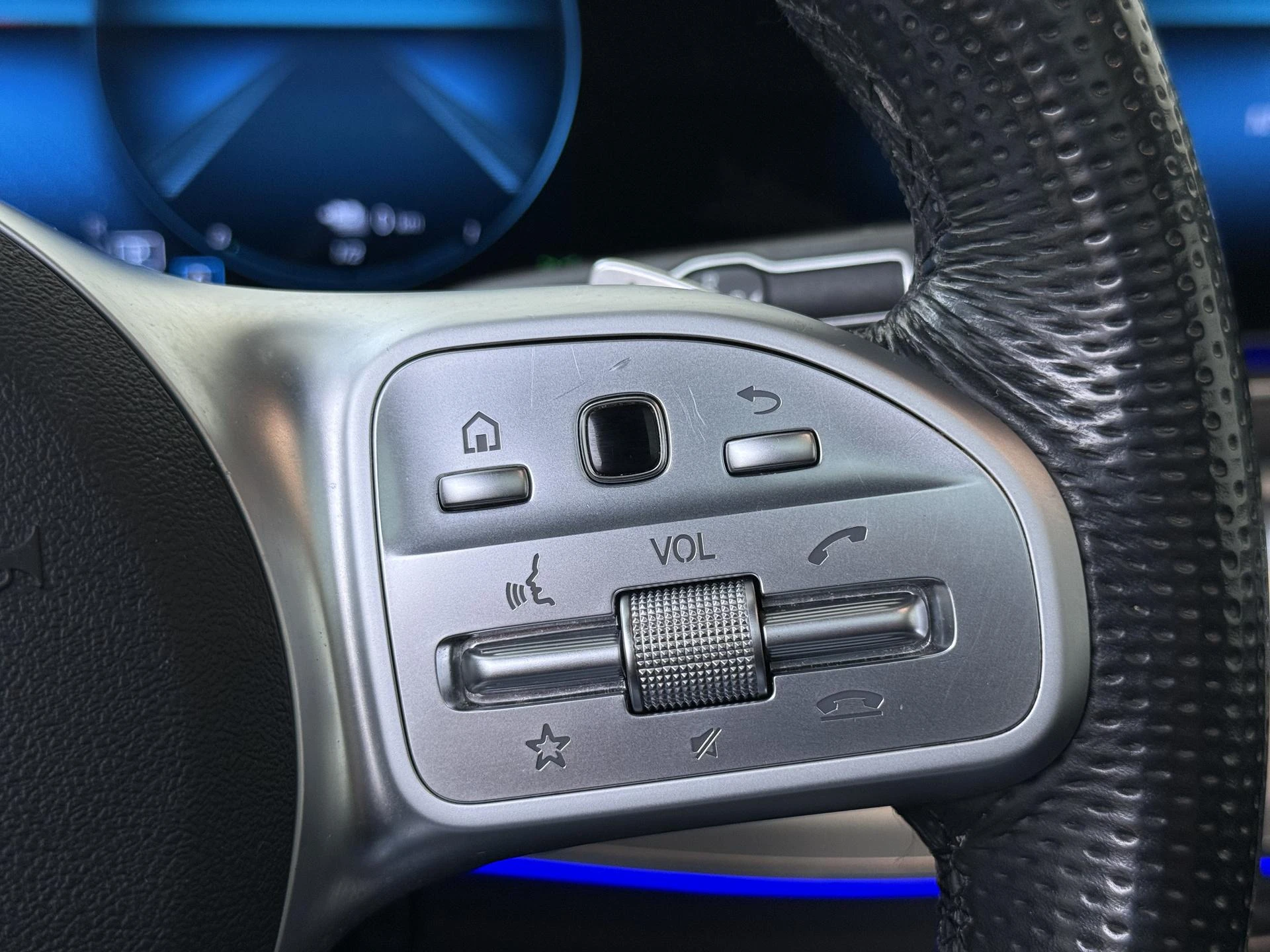 Mercedes-Benz-GLE-image-11