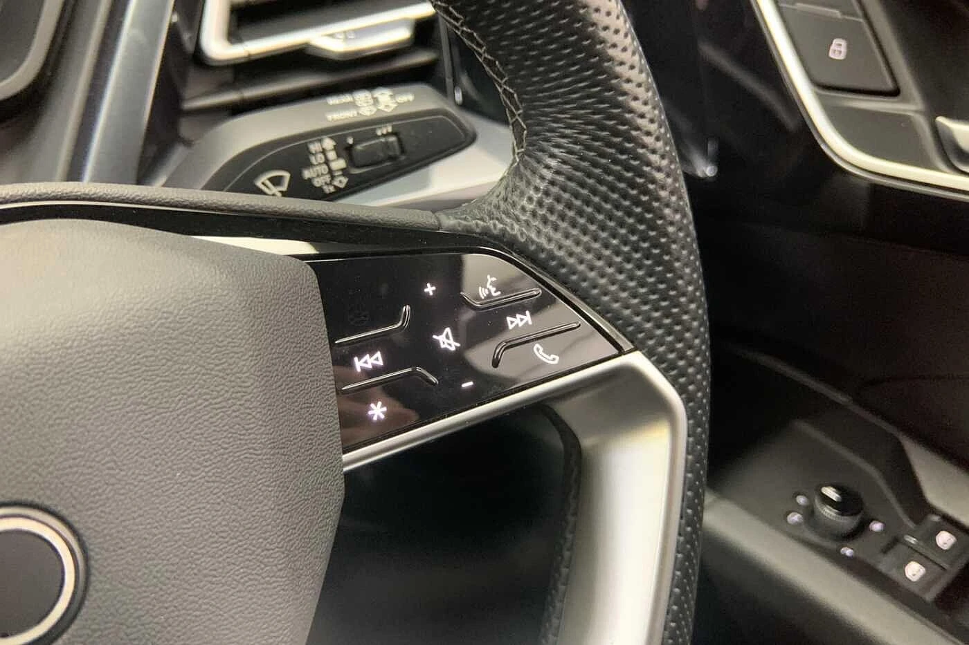 Audi-Q4 e-tron-image-24