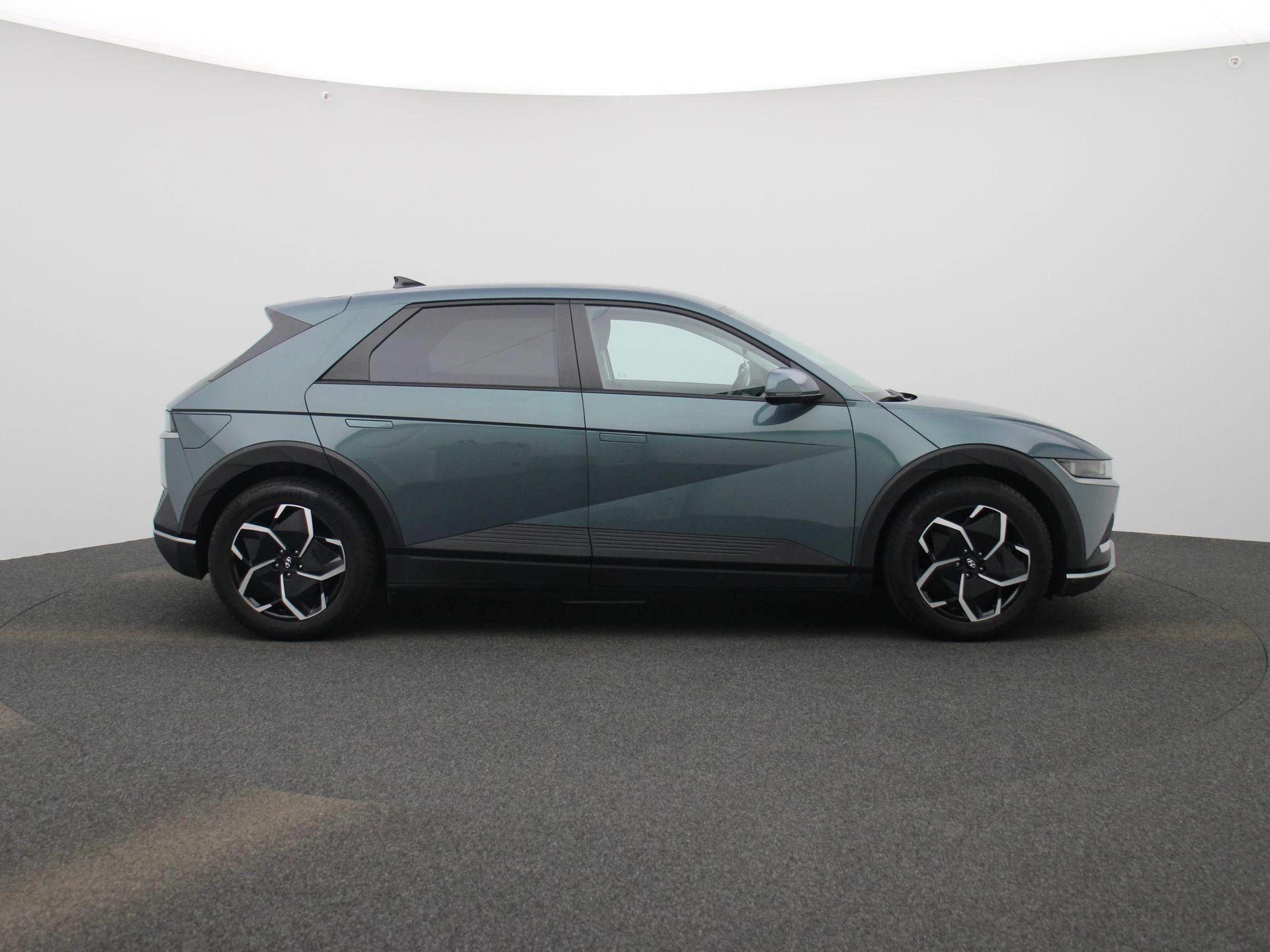 Hyundai-IONIQ 5-image-5