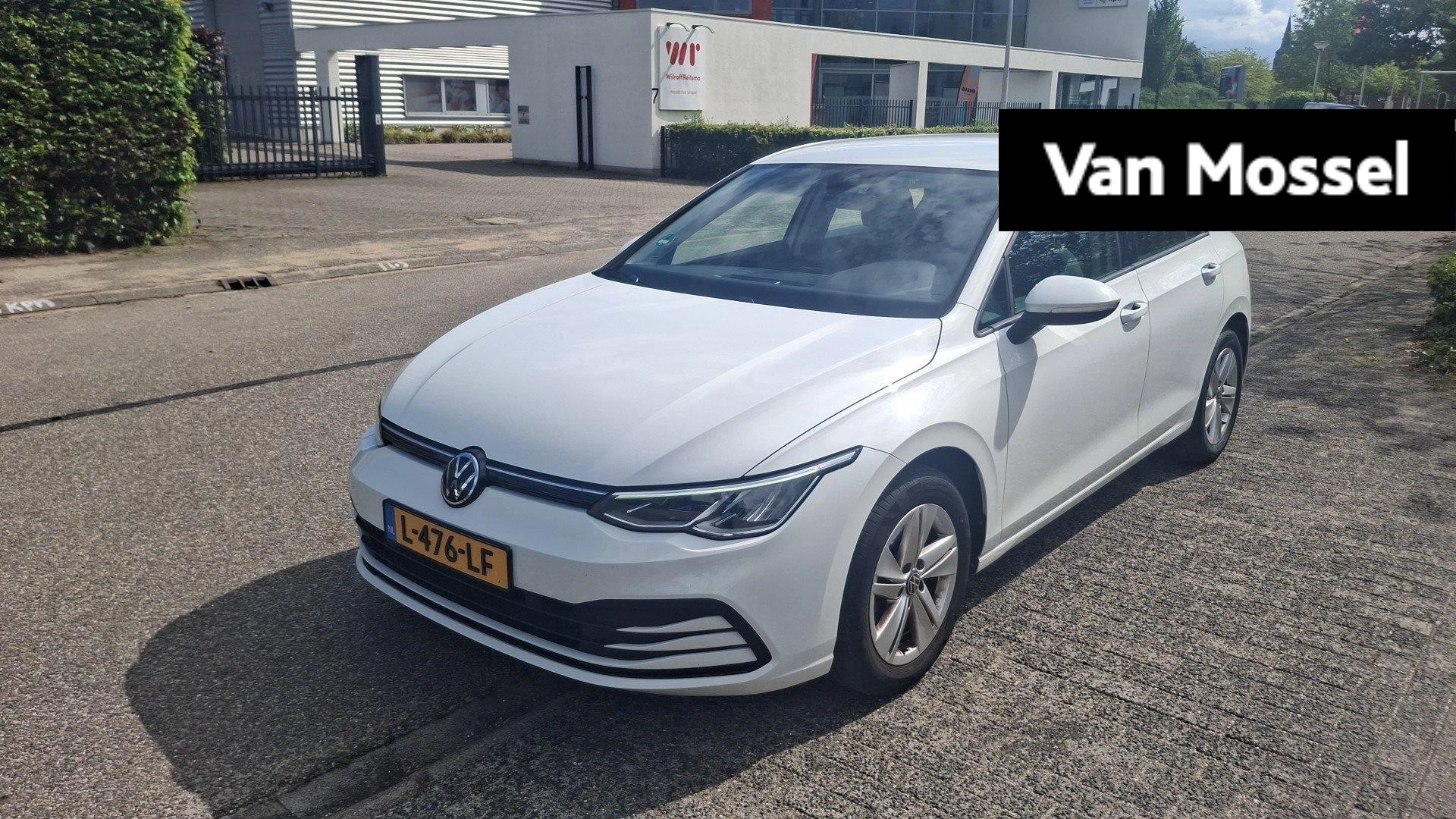 Volkswagen-Golf-image-0