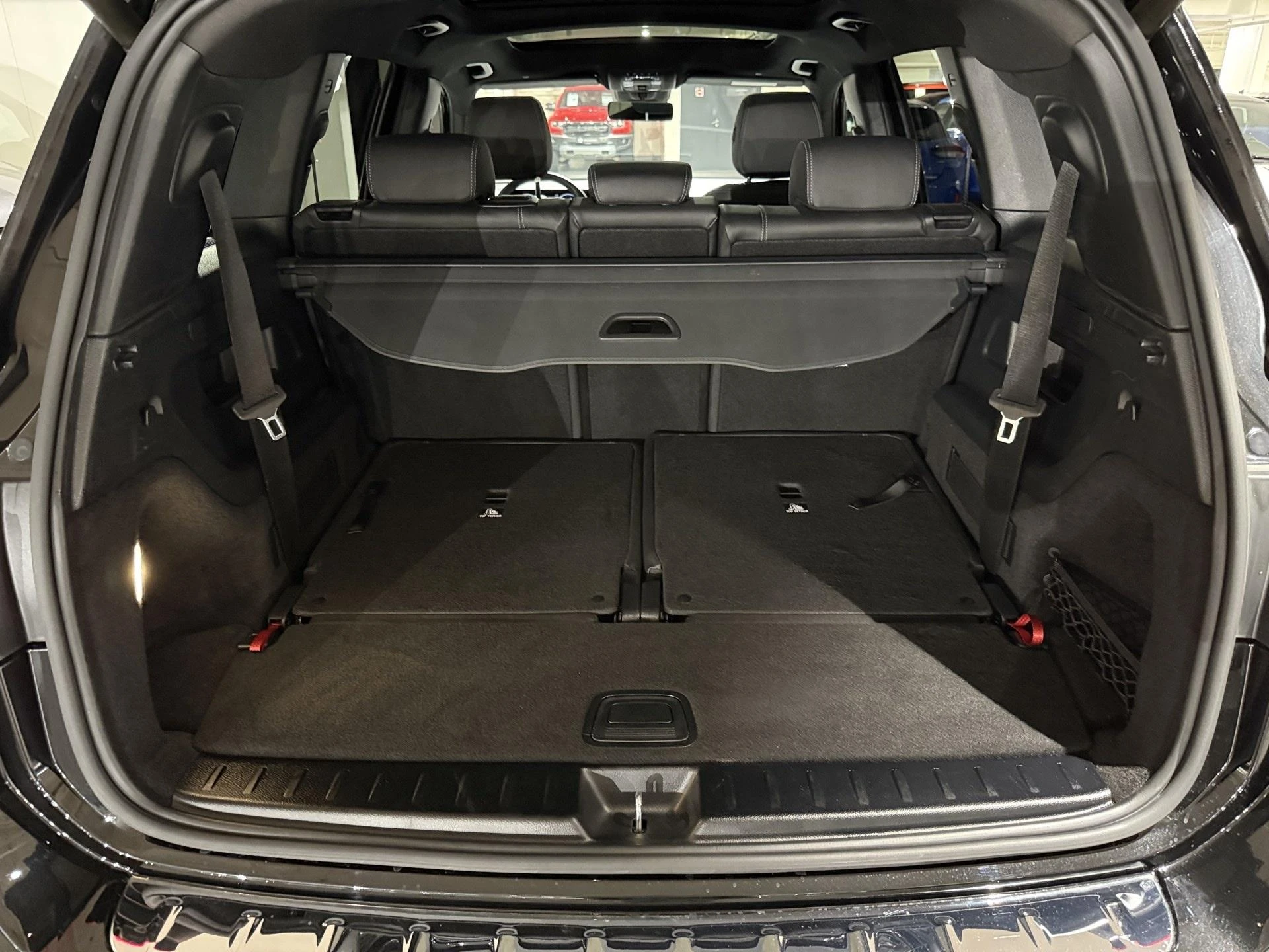 Mercedes-Benz-GLB-image-13