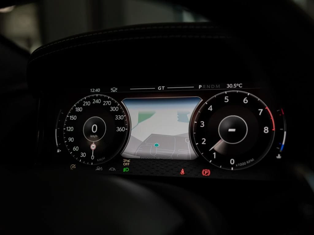 Aston Martin DB12 Volante Aston Martin Hamburg