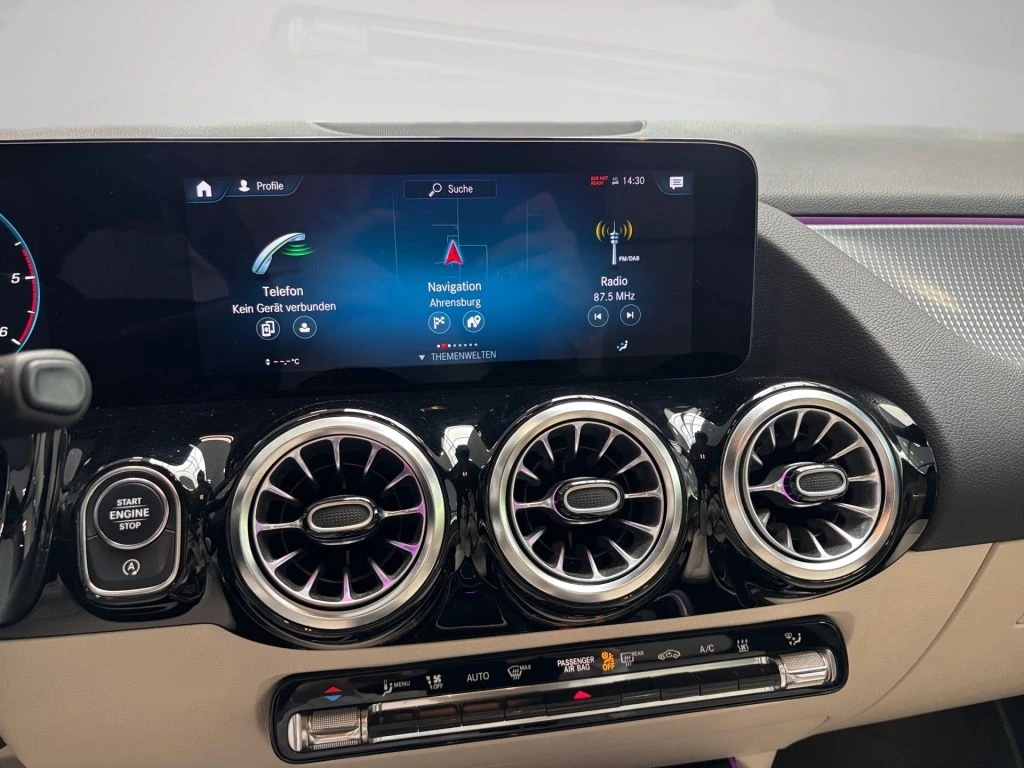 Mercedes-Benz-GLA 200 d-image-7