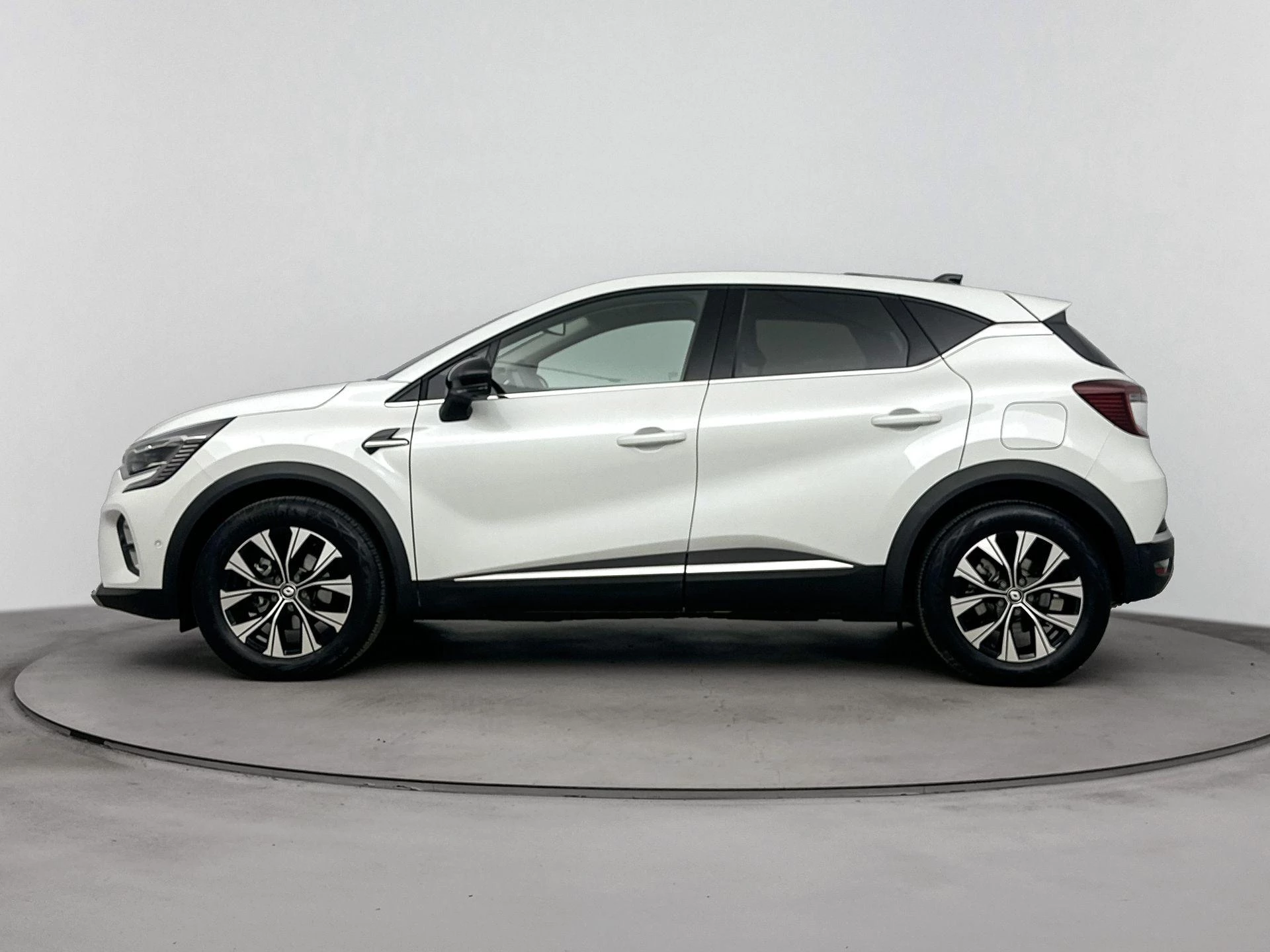 Renault-Captur-image-1