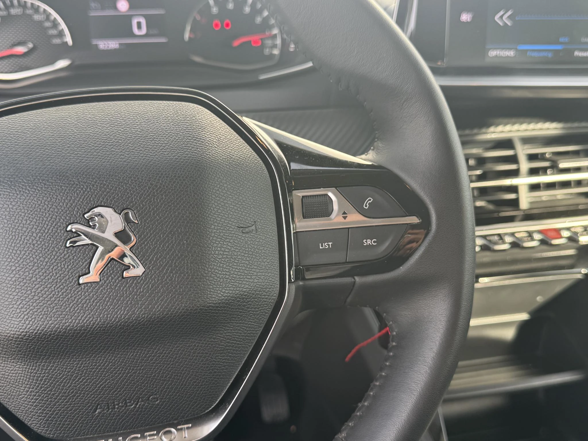 Peugeot-208-image-13