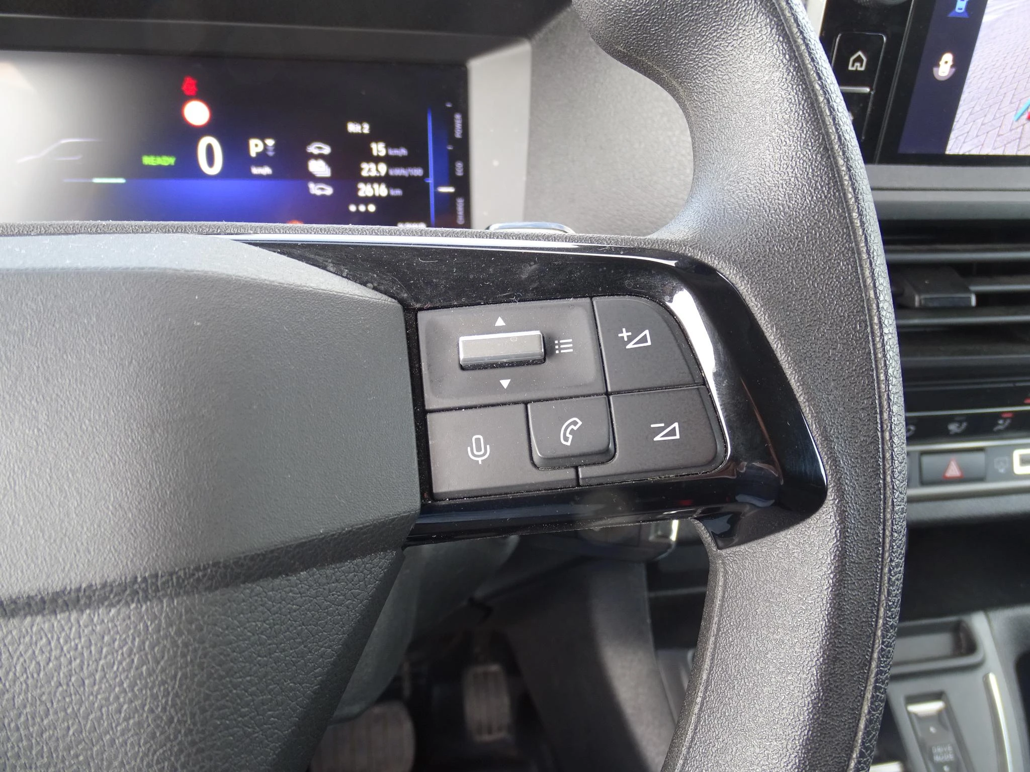 Opel-Vivaro-image-29