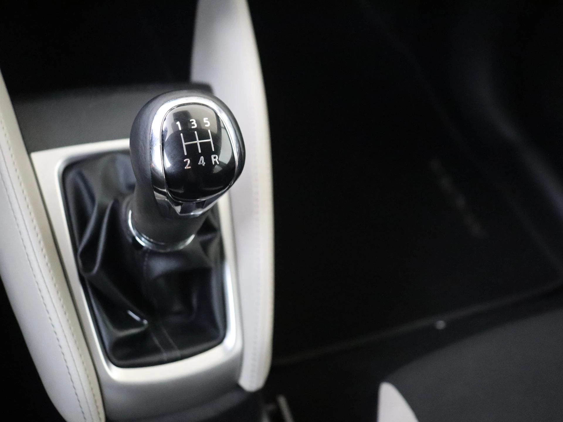 Nissan-Micra-image-14