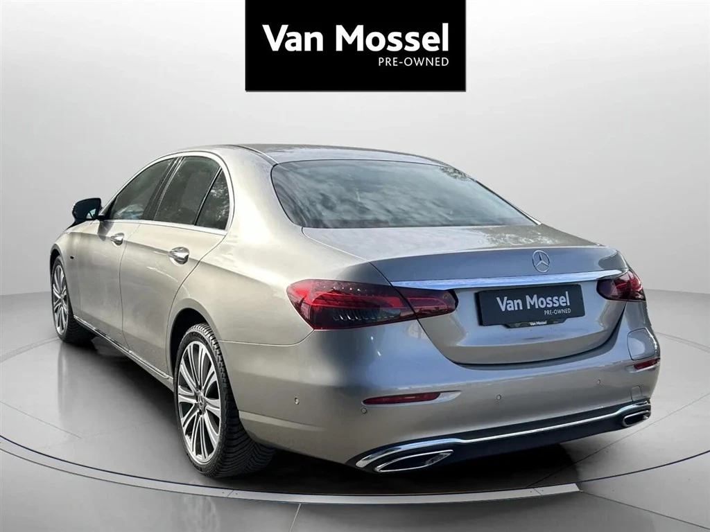 Mercedes-Benz-E-Klasse-image-6