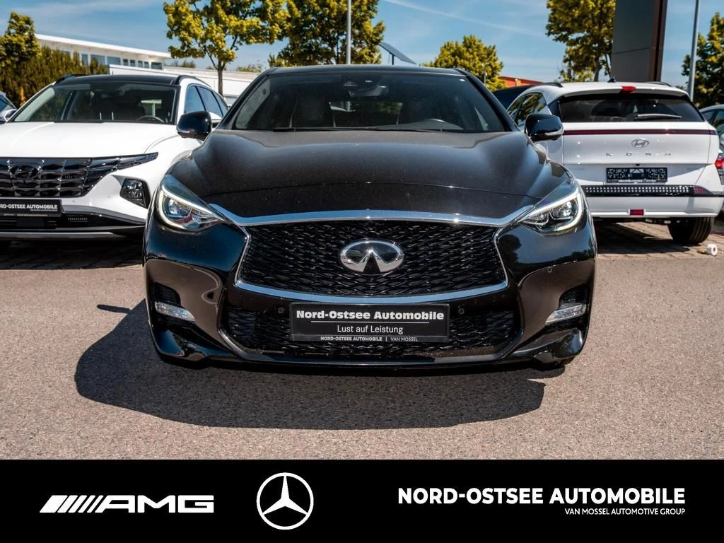 Infiniti Q30 2.0t SPORT AWD TEMPOMAT LED SHZ