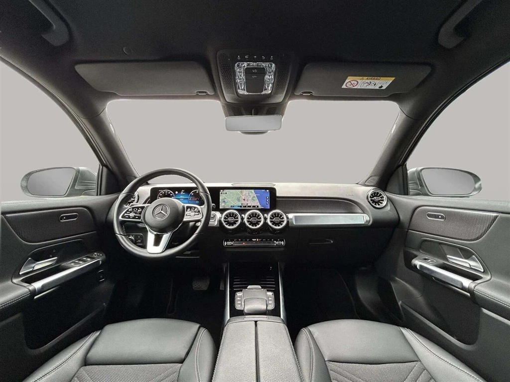 Mercedes-Benz-EQB-image-12
