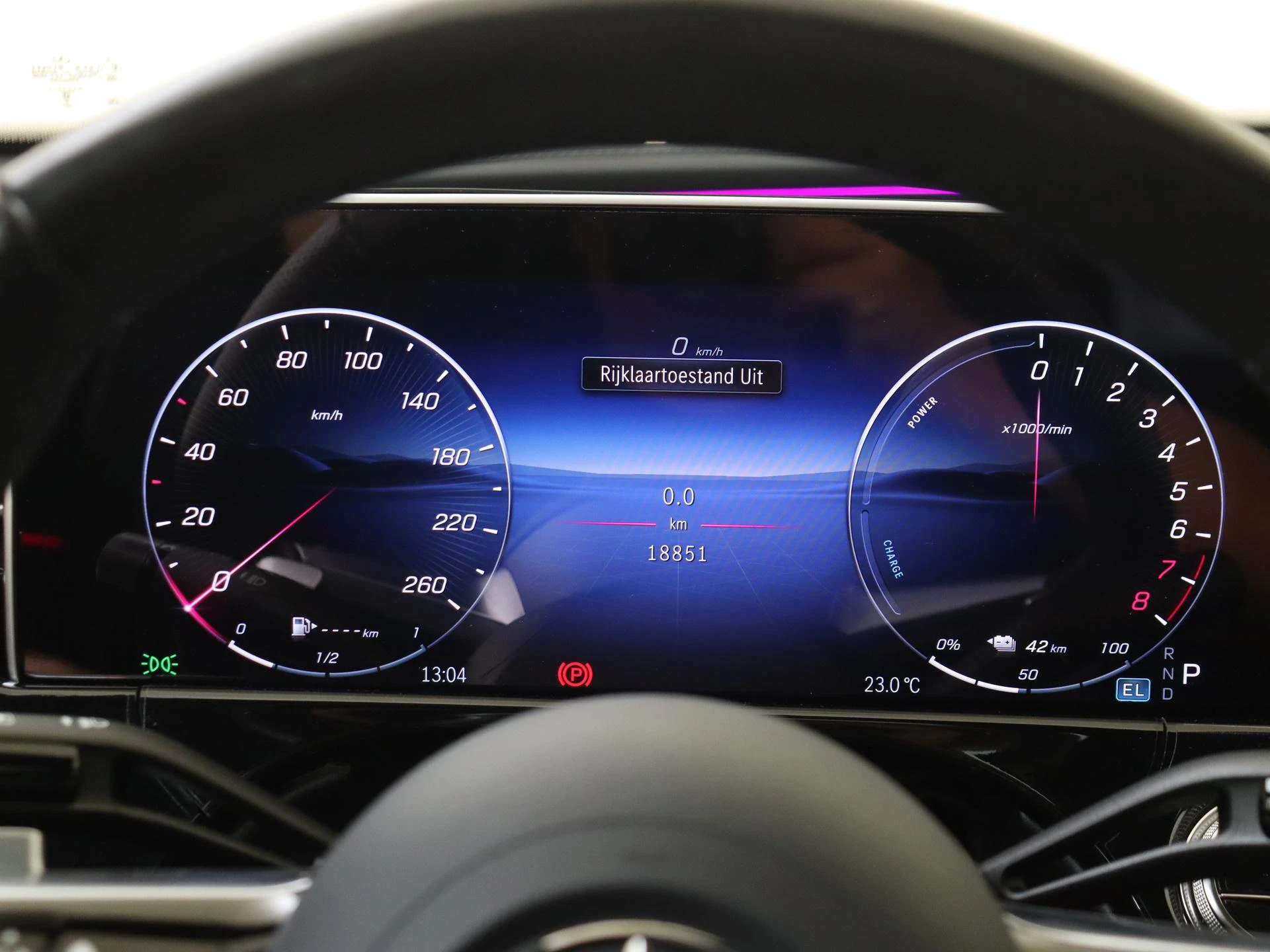 Mercedes-Benz-E-Klasse-image-11