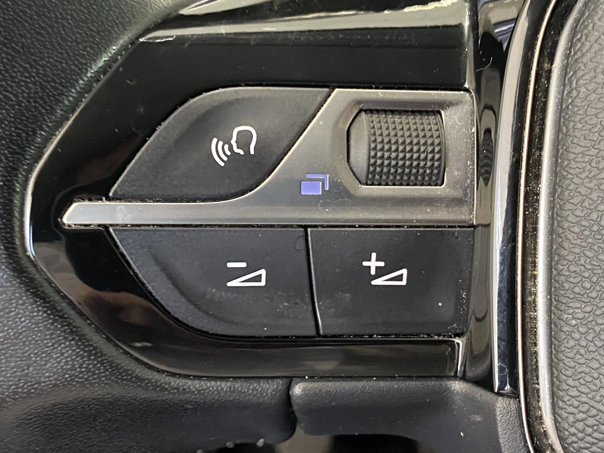 Peugeot-208-image-12