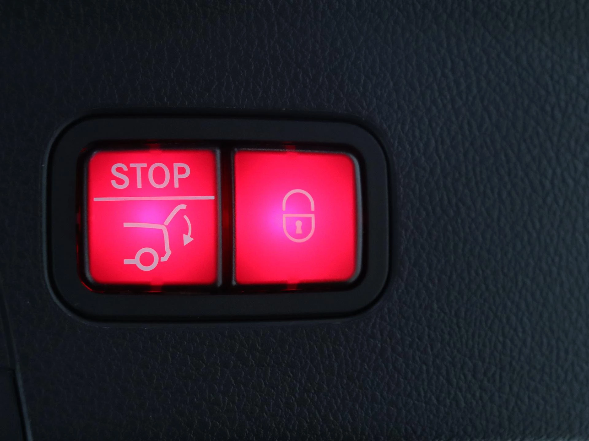 Mercedes-Benz-GLE-image-42