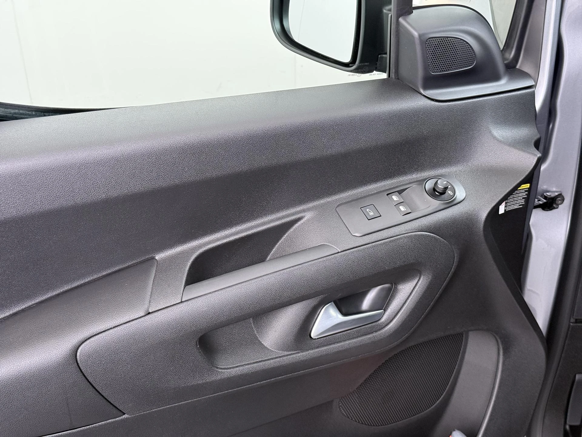 Opel-Combo-e-image-19