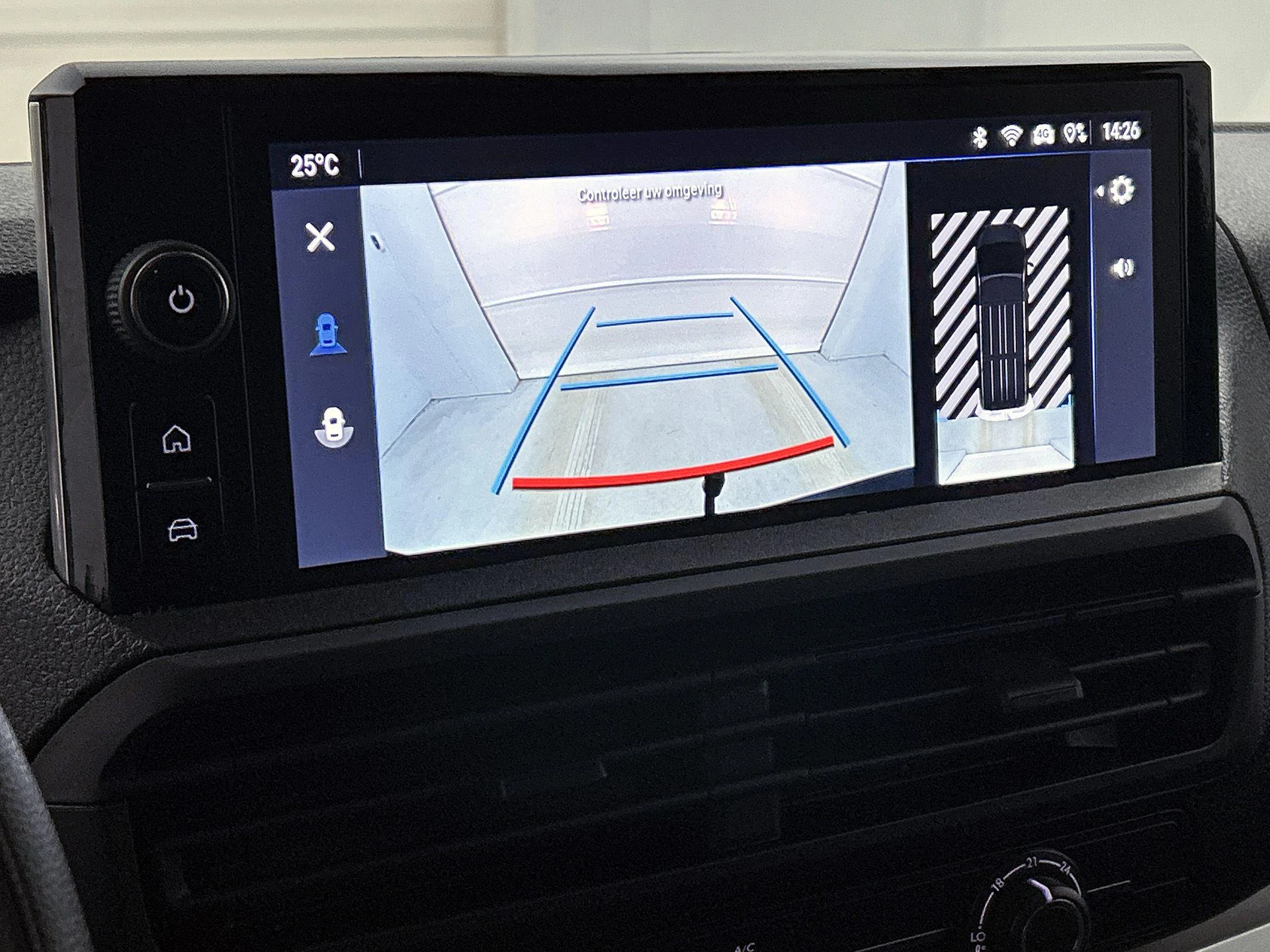 Opel-Vivaro-image-18