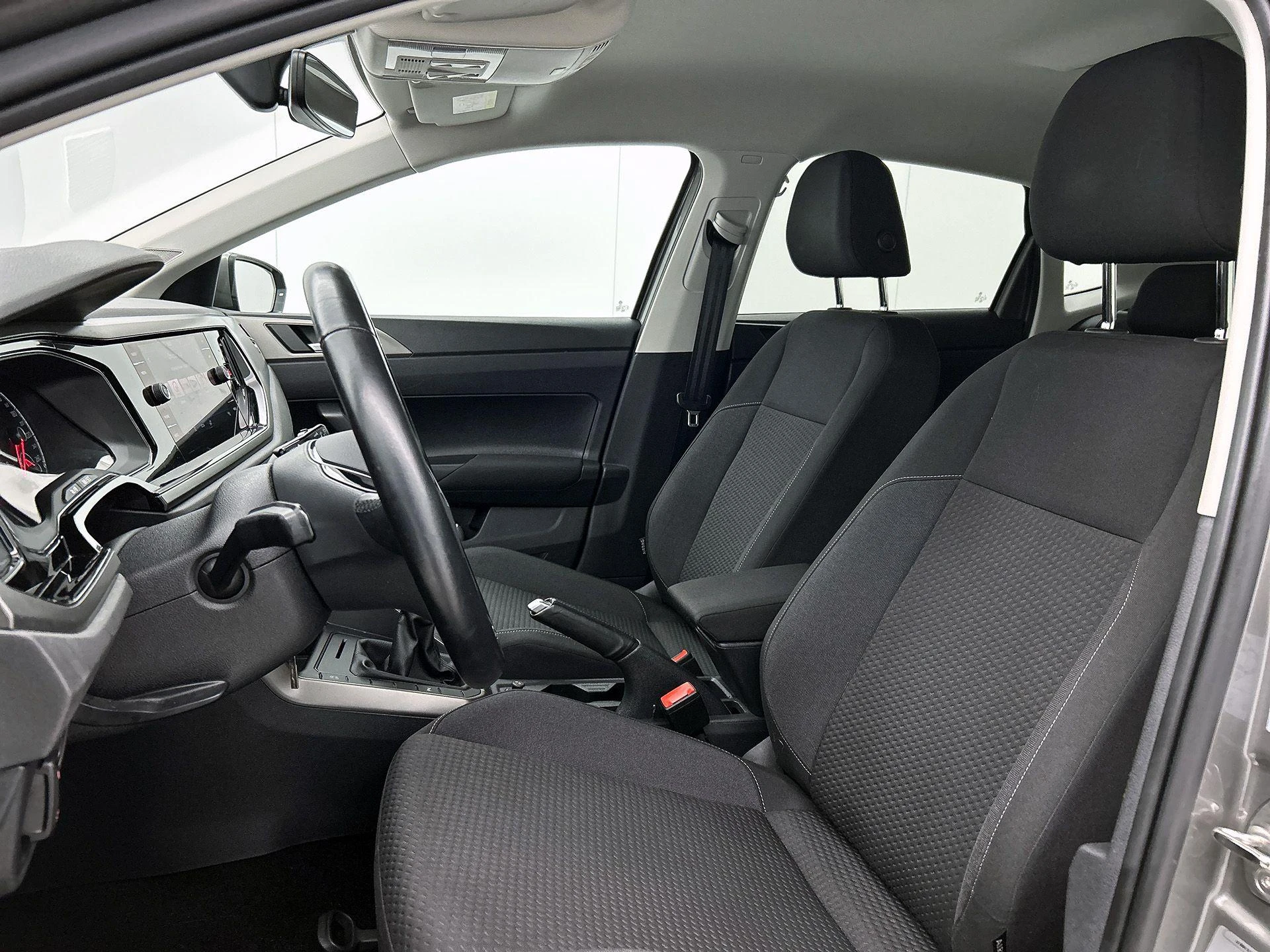 Volkswagen-Polo-image-34