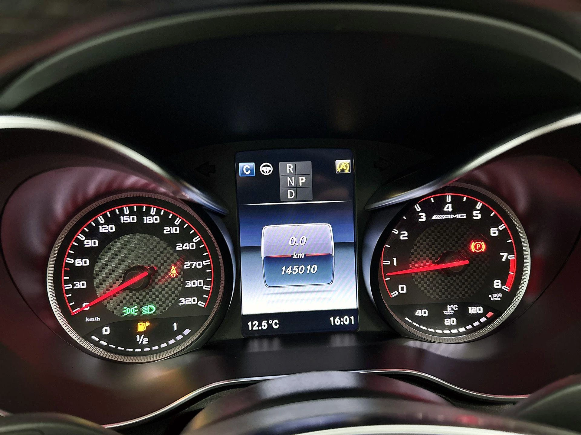 Mercedes-Benz-GLC-image-29