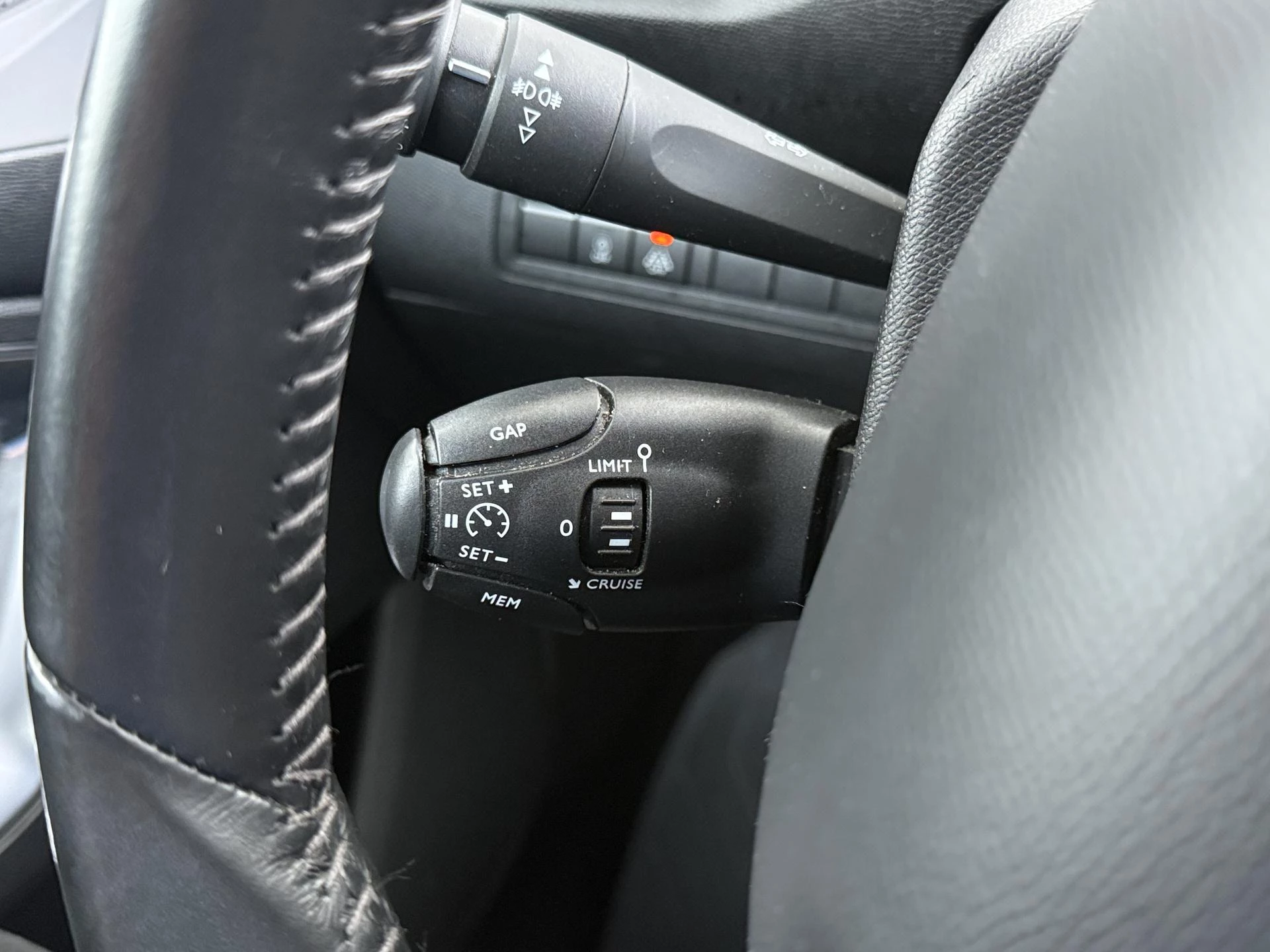 Peugeot-308-image-8