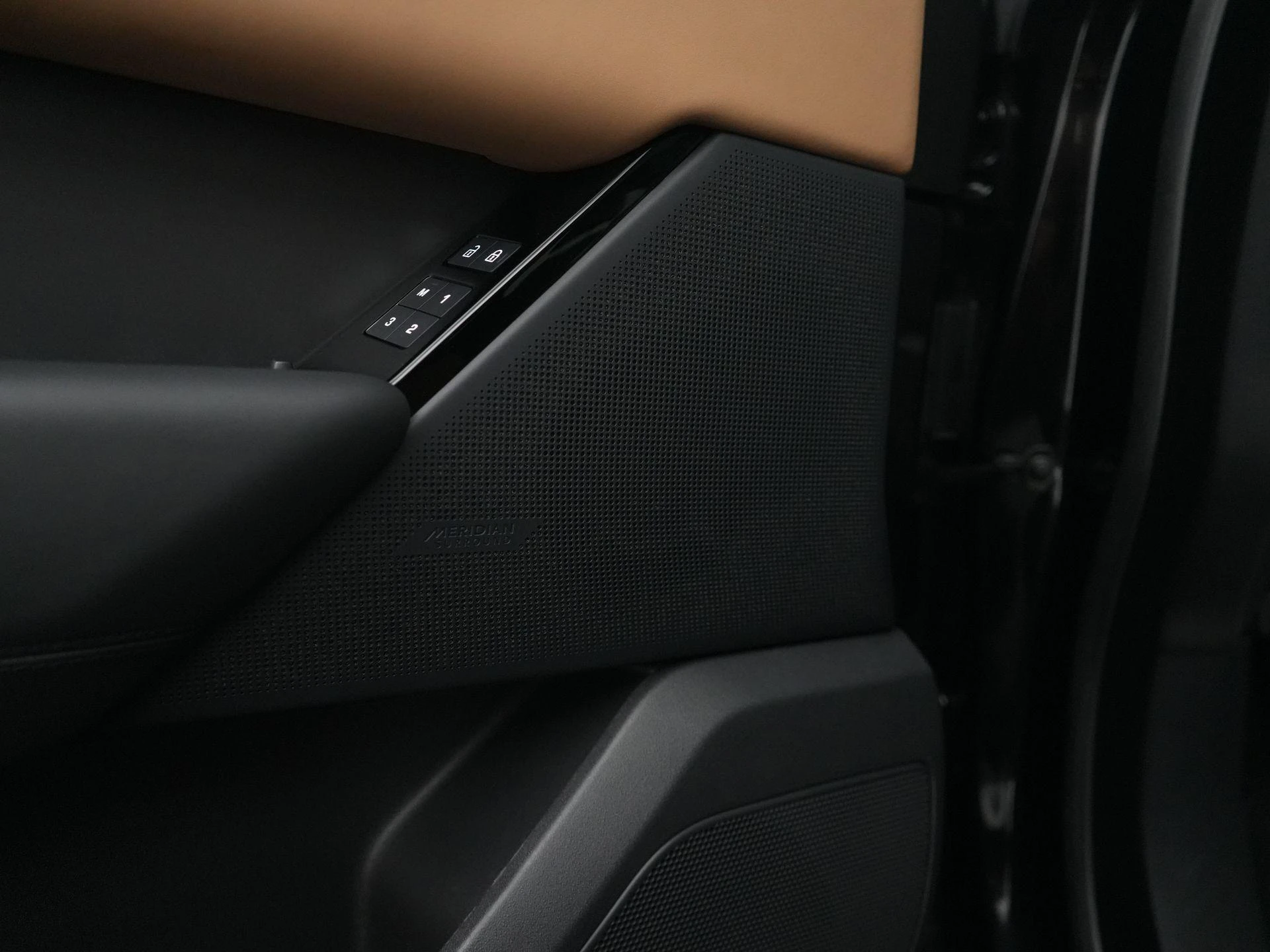 Land Rover-Range Rover Velar-image-42
