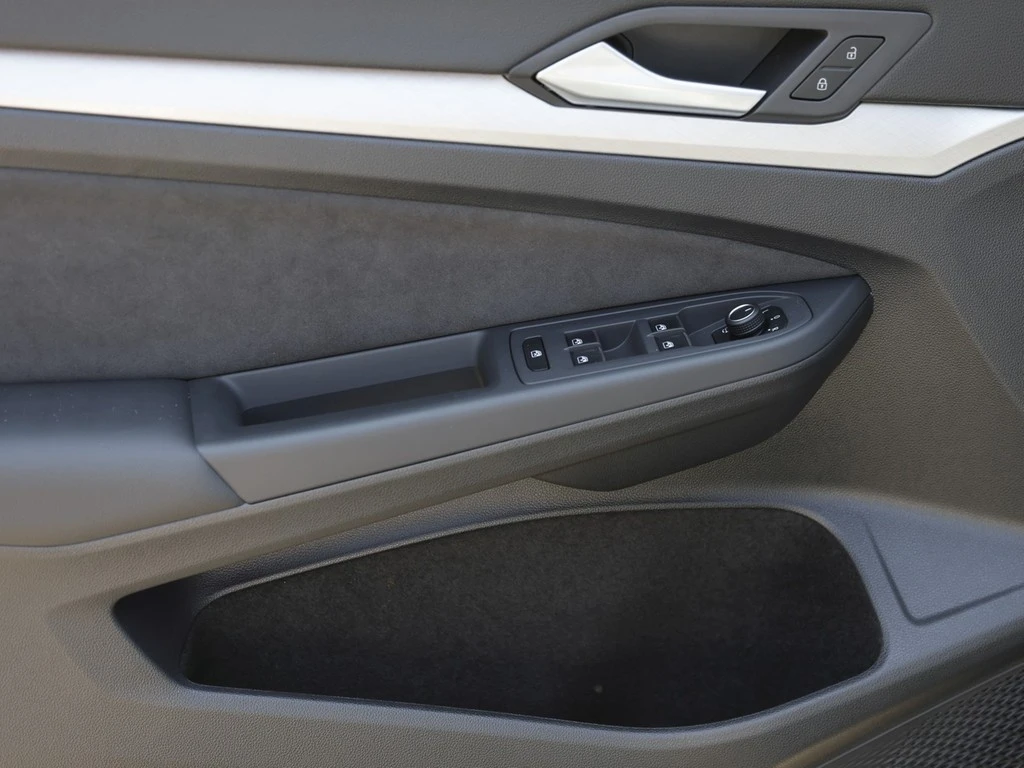 Volkswagen-Golf-image-15