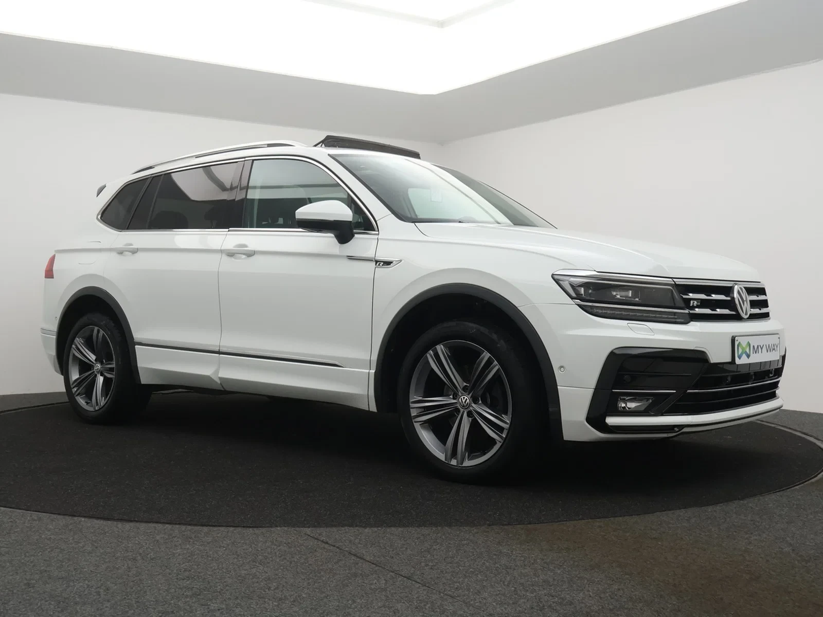 Volkswagen Tiguan Allspace Tiguan R-Line AllSpace Platinum 1.5TSI 150PK *AUTOMAAT*PANODAK*TREKHAAK*360° CAMERA*LEDER*ACC*APP-CONNECT*