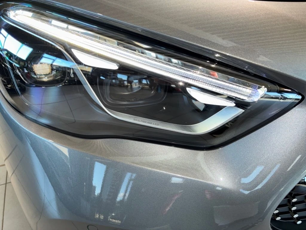 Mercedes-Benz-GLA 200 d-image-18