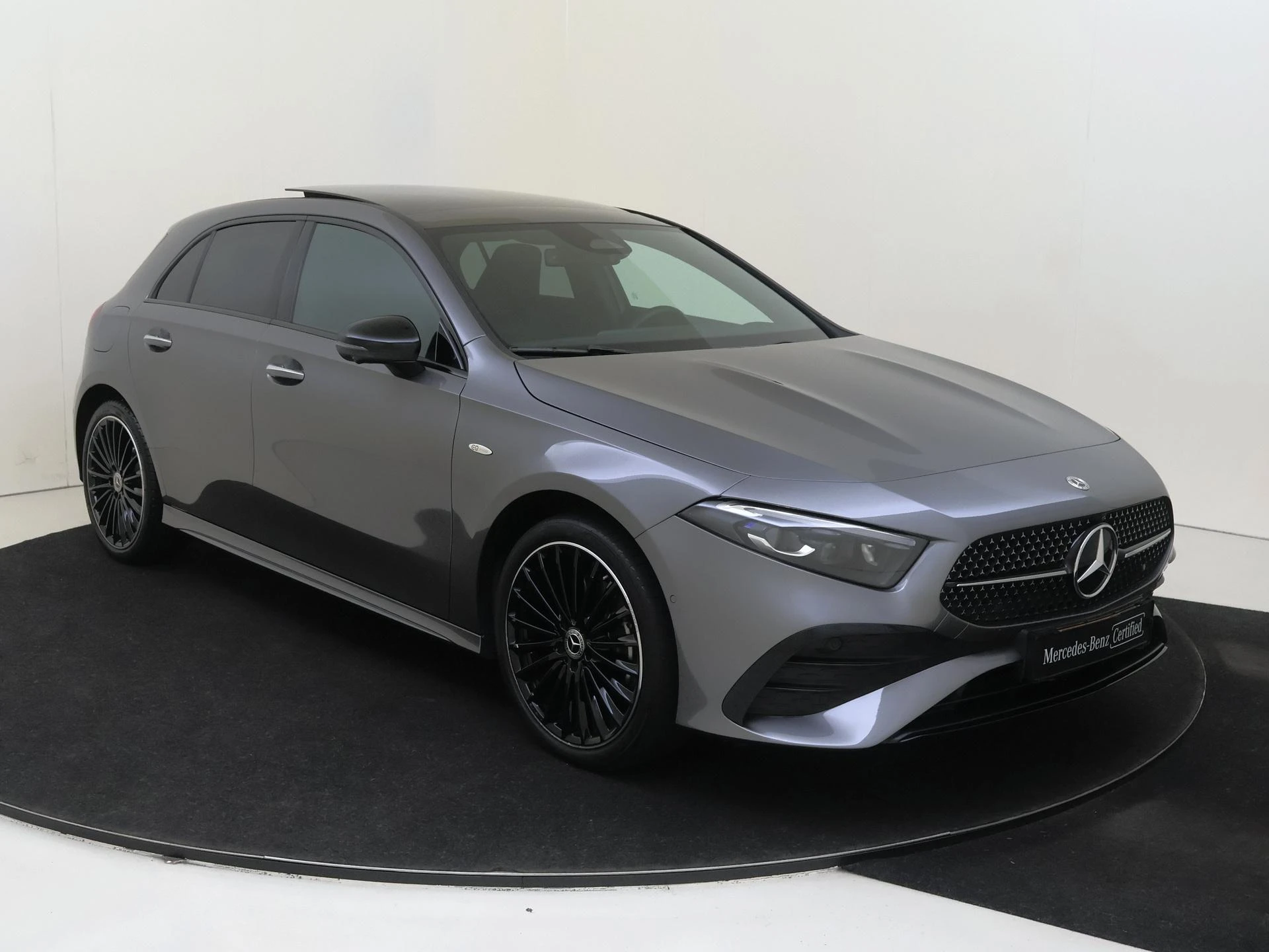 Mercedes-Benz-A-Klasse-image-1