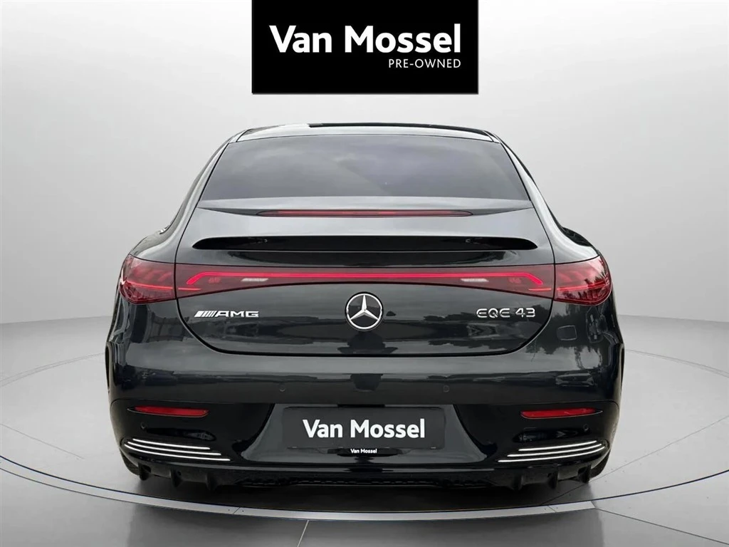 Mercedes-Benz-EQE-image-5
