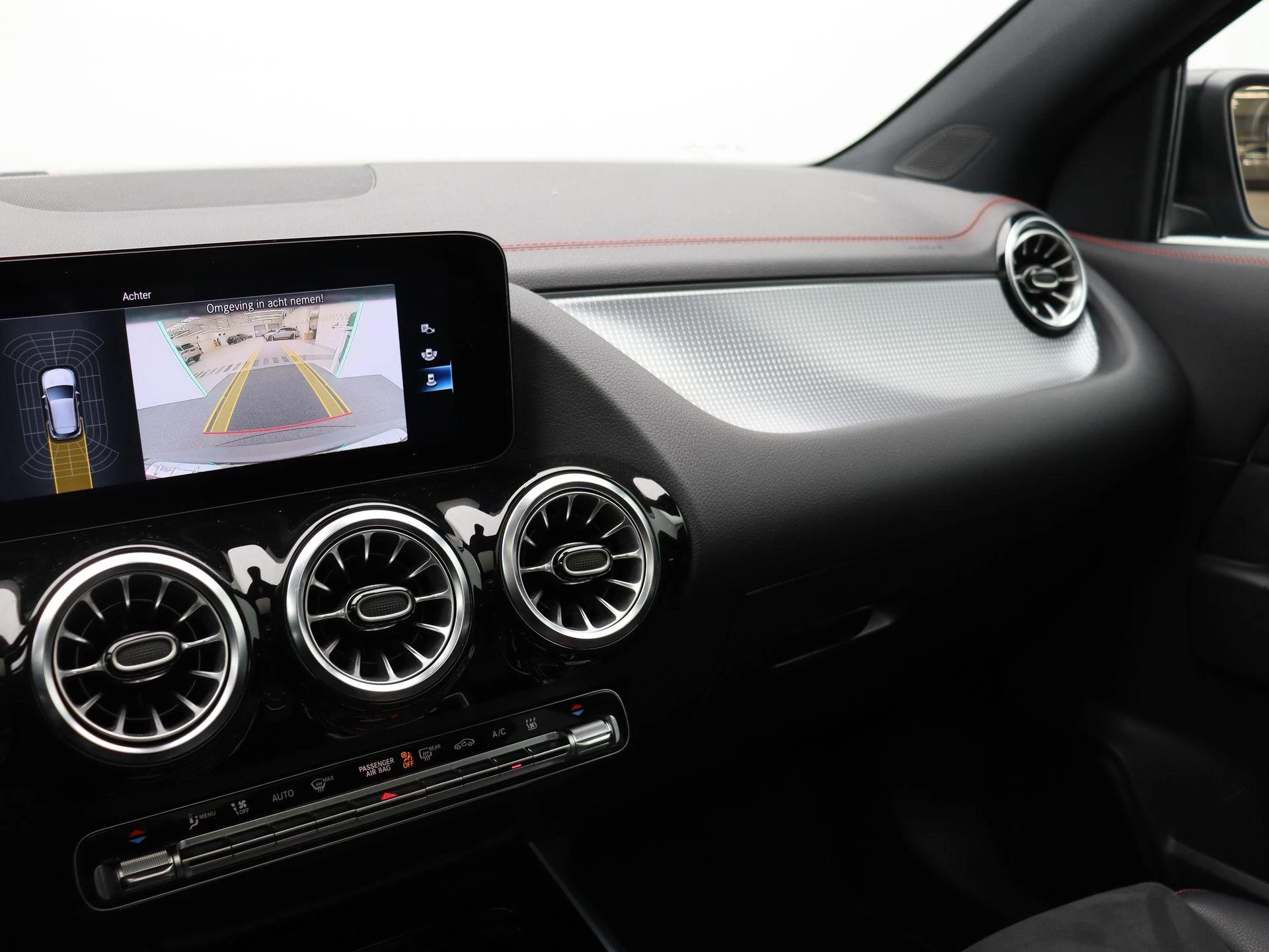 Mercedes-Benz EQA 250 AMG Line + PANORAMISCH DAK + NIGHTPAKKET +