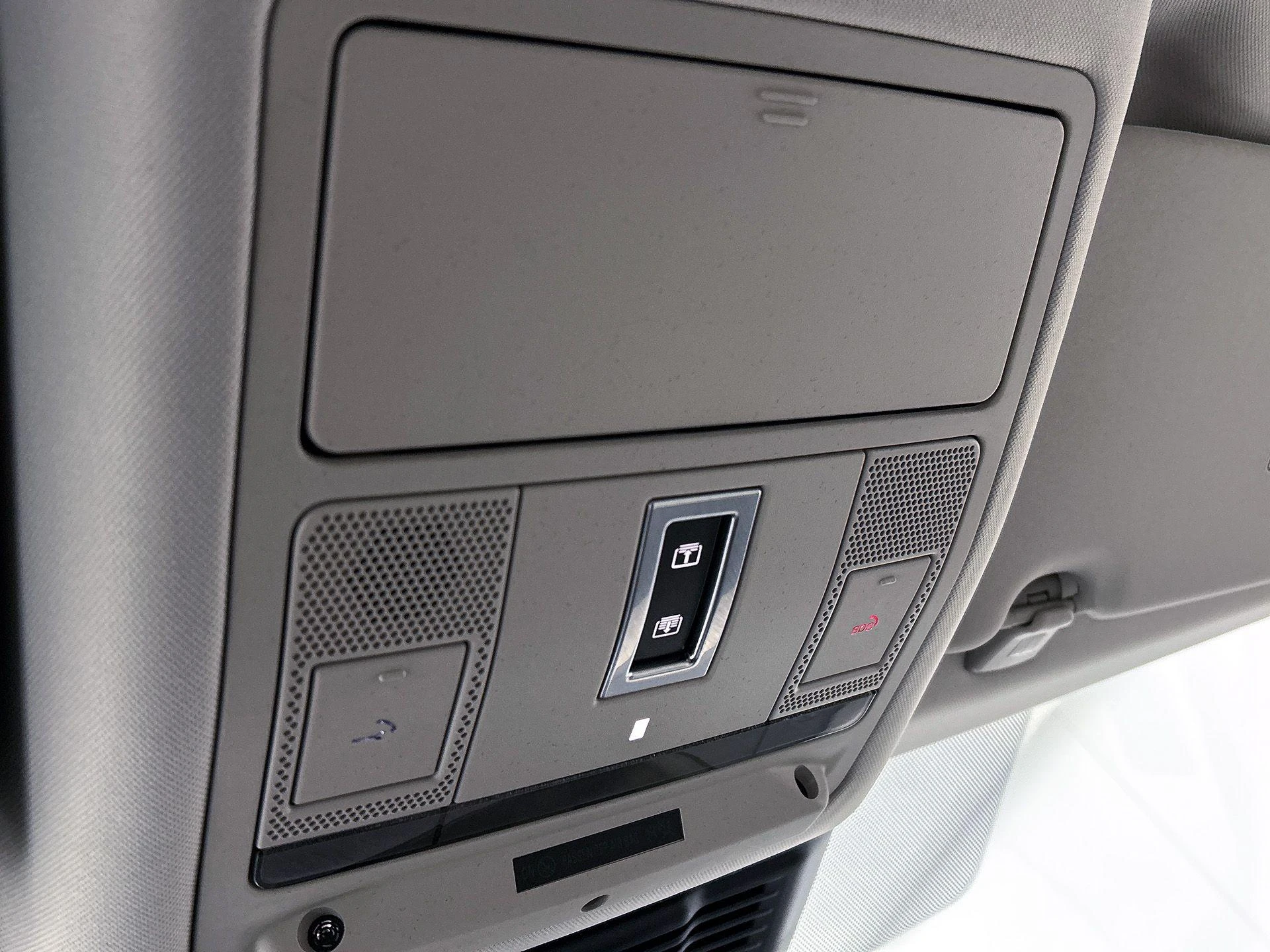 Land Rover-Discovery Sport-image-11
