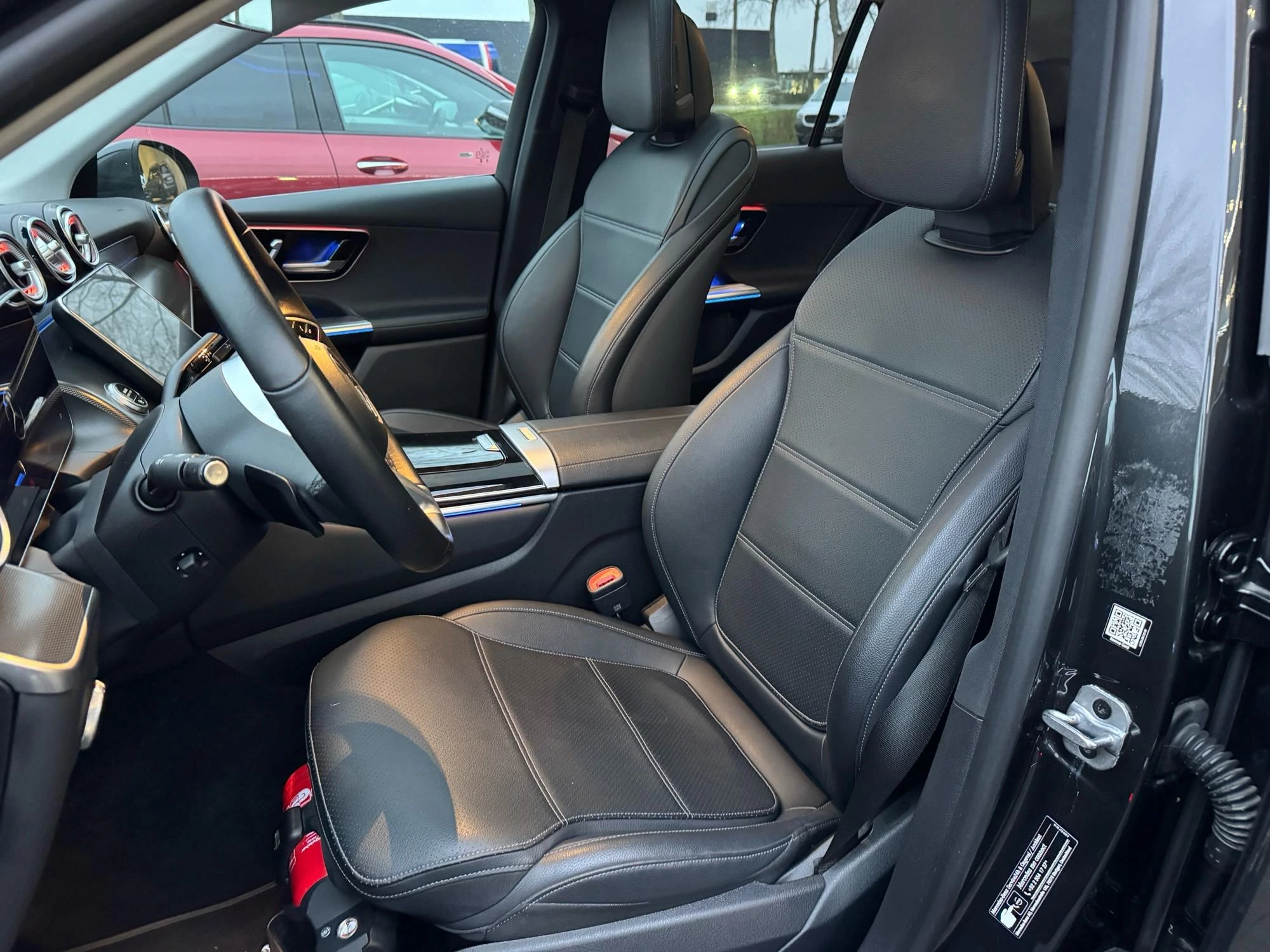 Mercedes-Benz GLC 200 4MATIC Luxury Line + PANORAMISCH DAK + TREKHAAK + LEDER +