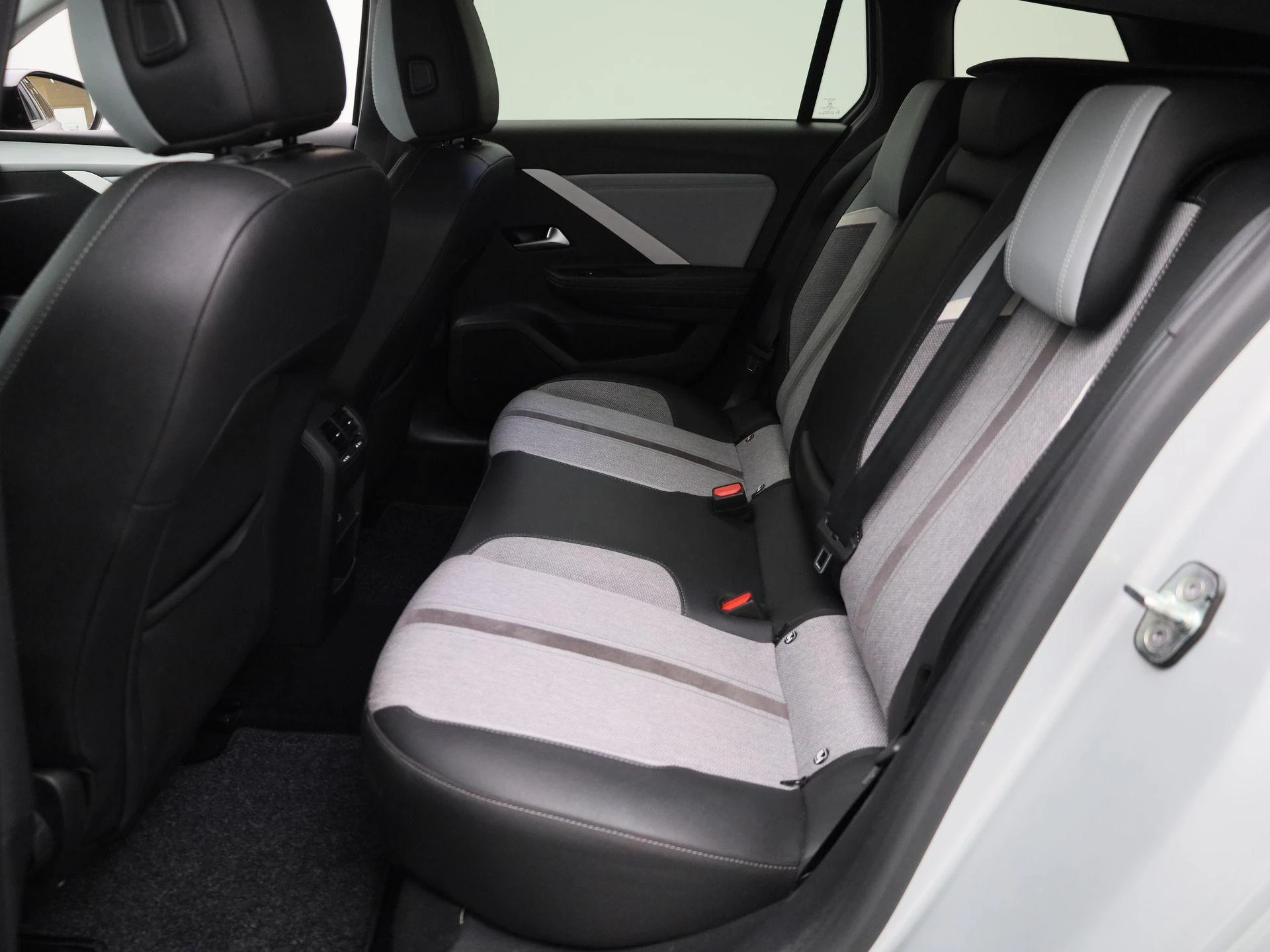 Opel-Astra-image-12