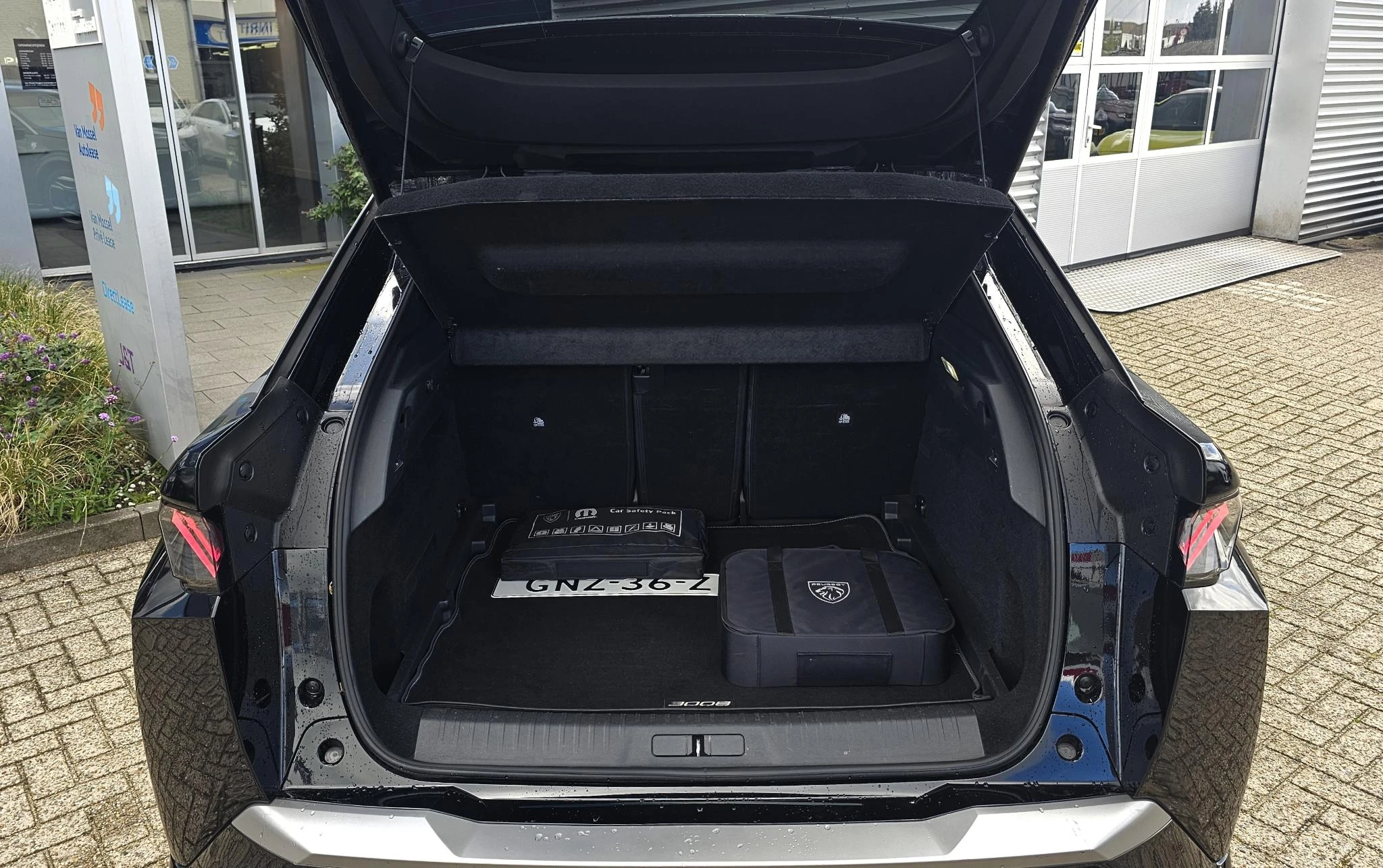 Peugeot-e-3008-image-8