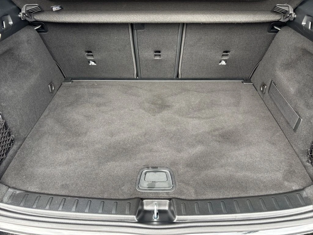 Mercedes-Benz-GLA 200-image-12