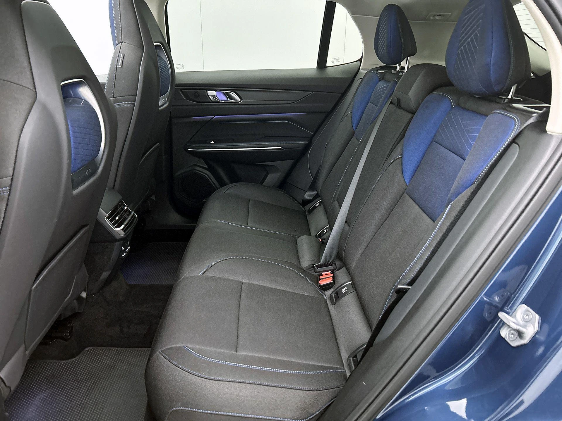 Lynk & Co-01-image-30