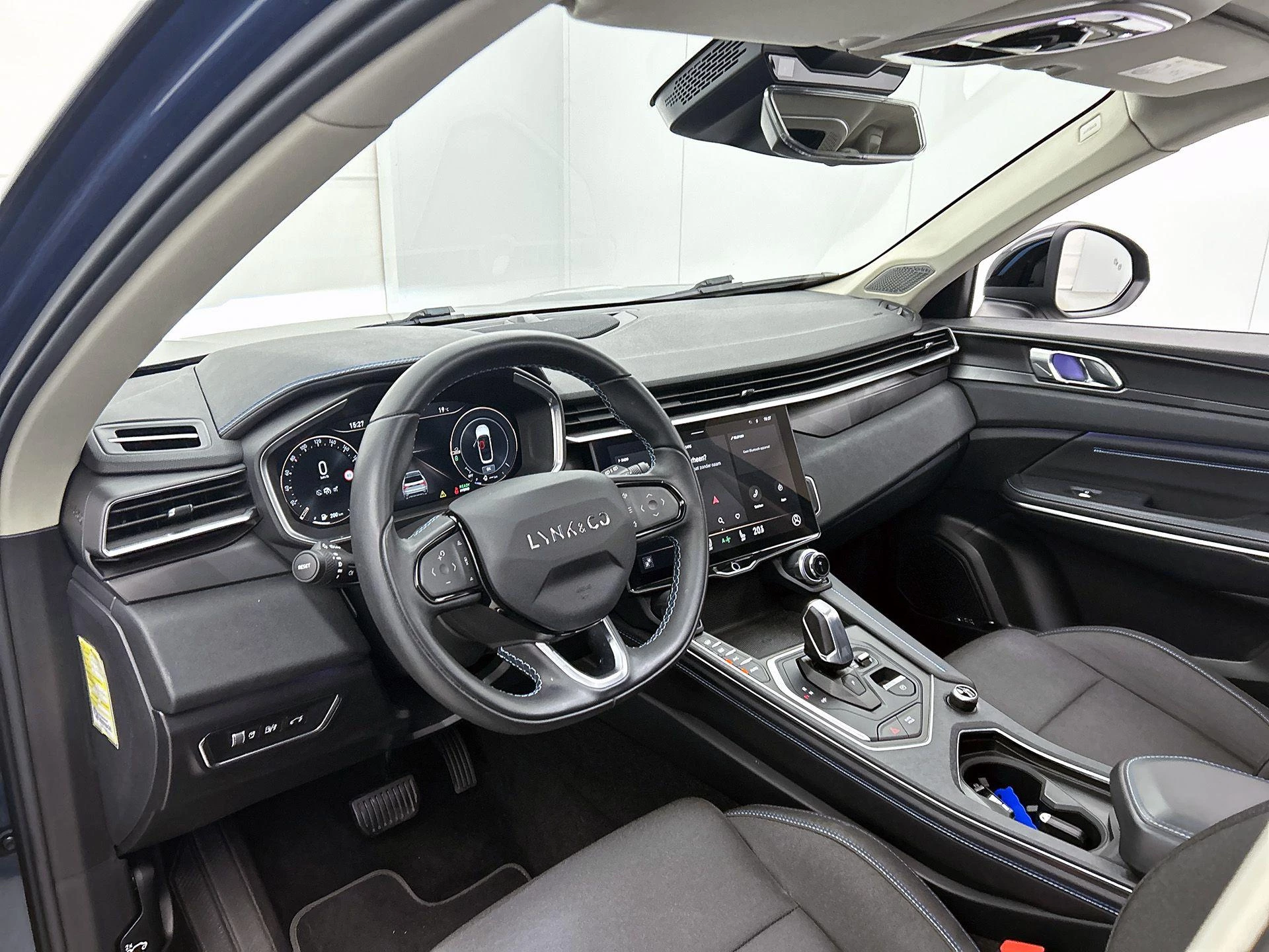Lynk & Co-01-image-5