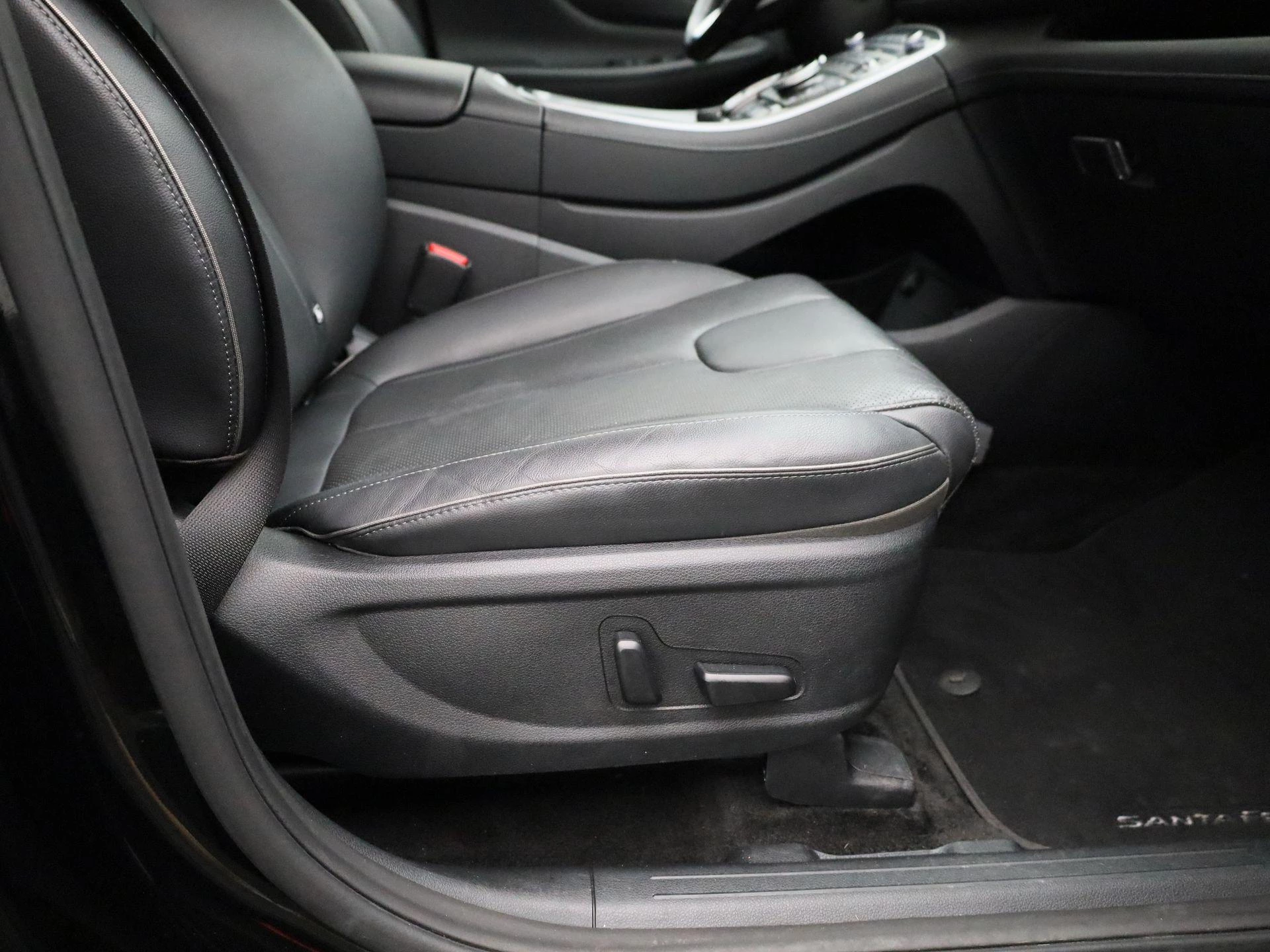 Hyundai-Santa Fe-image-37