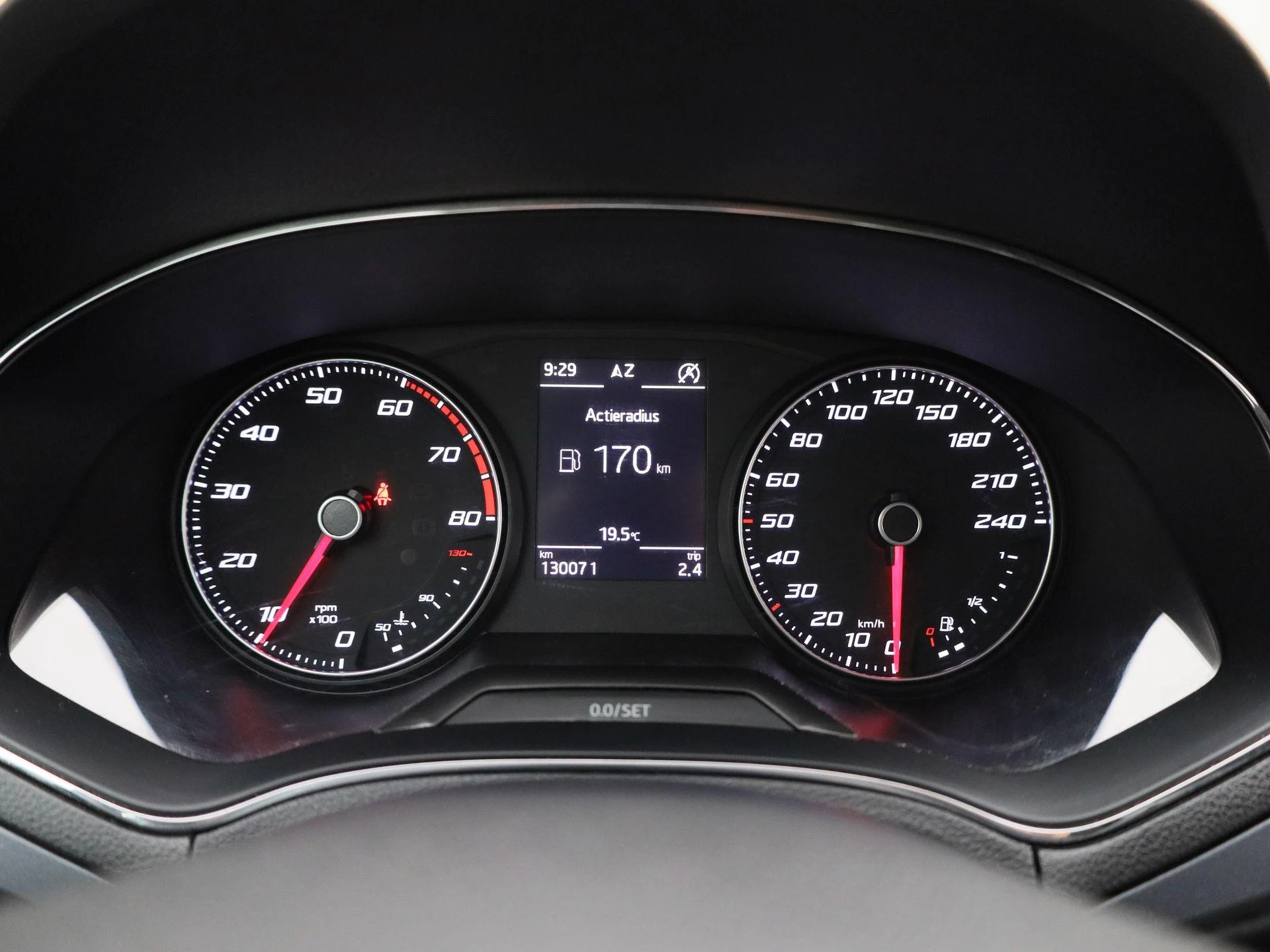 SEAT-Arona-image-15