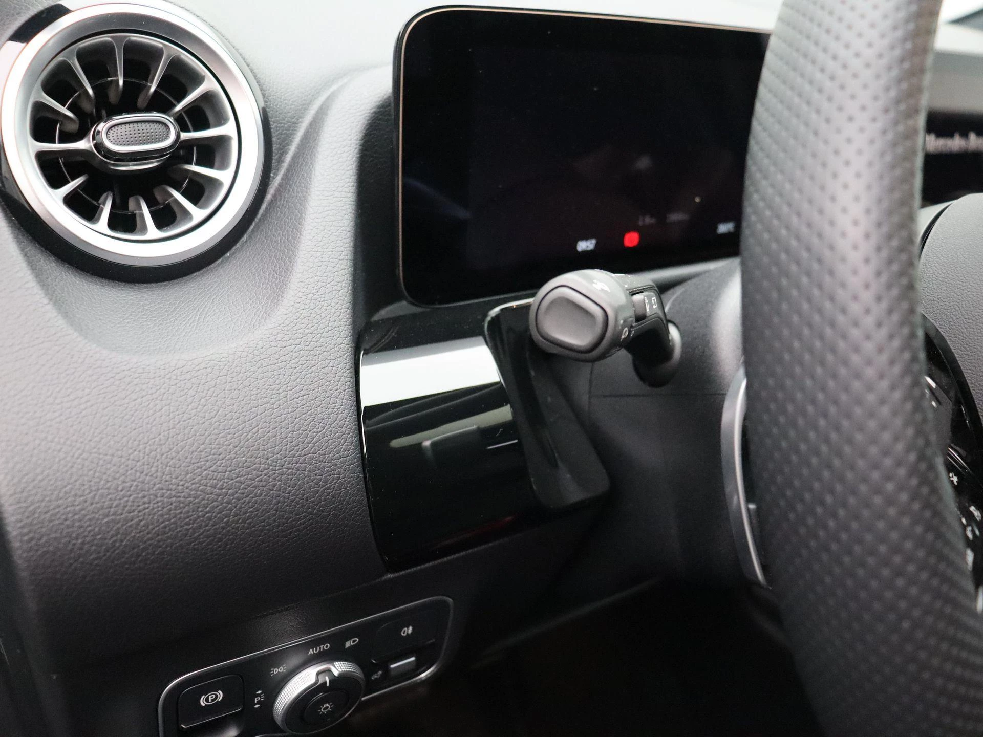 Mercedes-Benz B-Klasse 220 4MATIC AMG Line + PREMIUM PLUS PACK + CARPLAY + PANO +