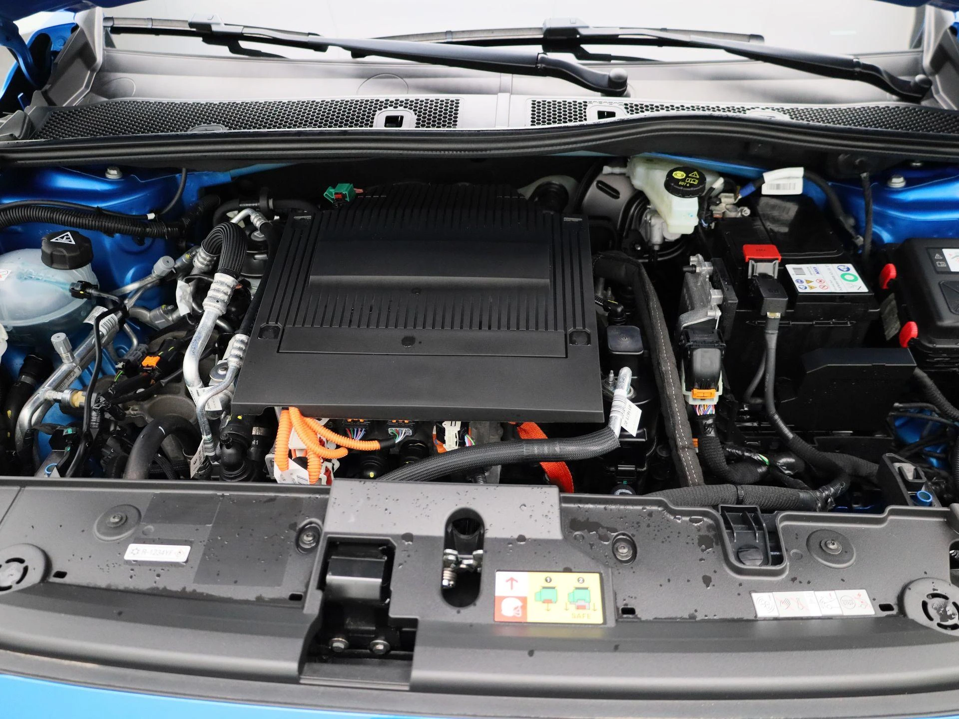 Peugeot e-208 - 33